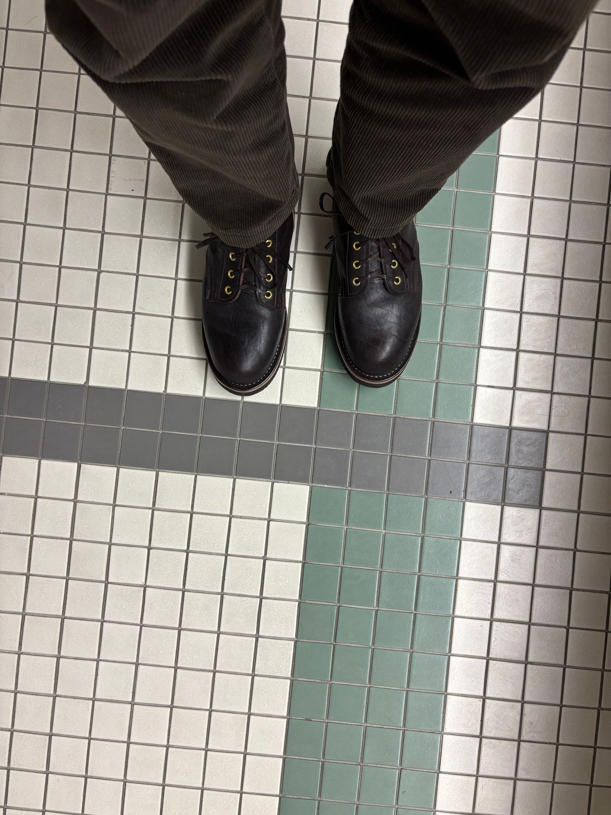 Photo by RawCordedSoul on March 12, 2025 of the Ken Diamond 1/2 Cut in Horween Dark Brown Aspen Double Horsefront.