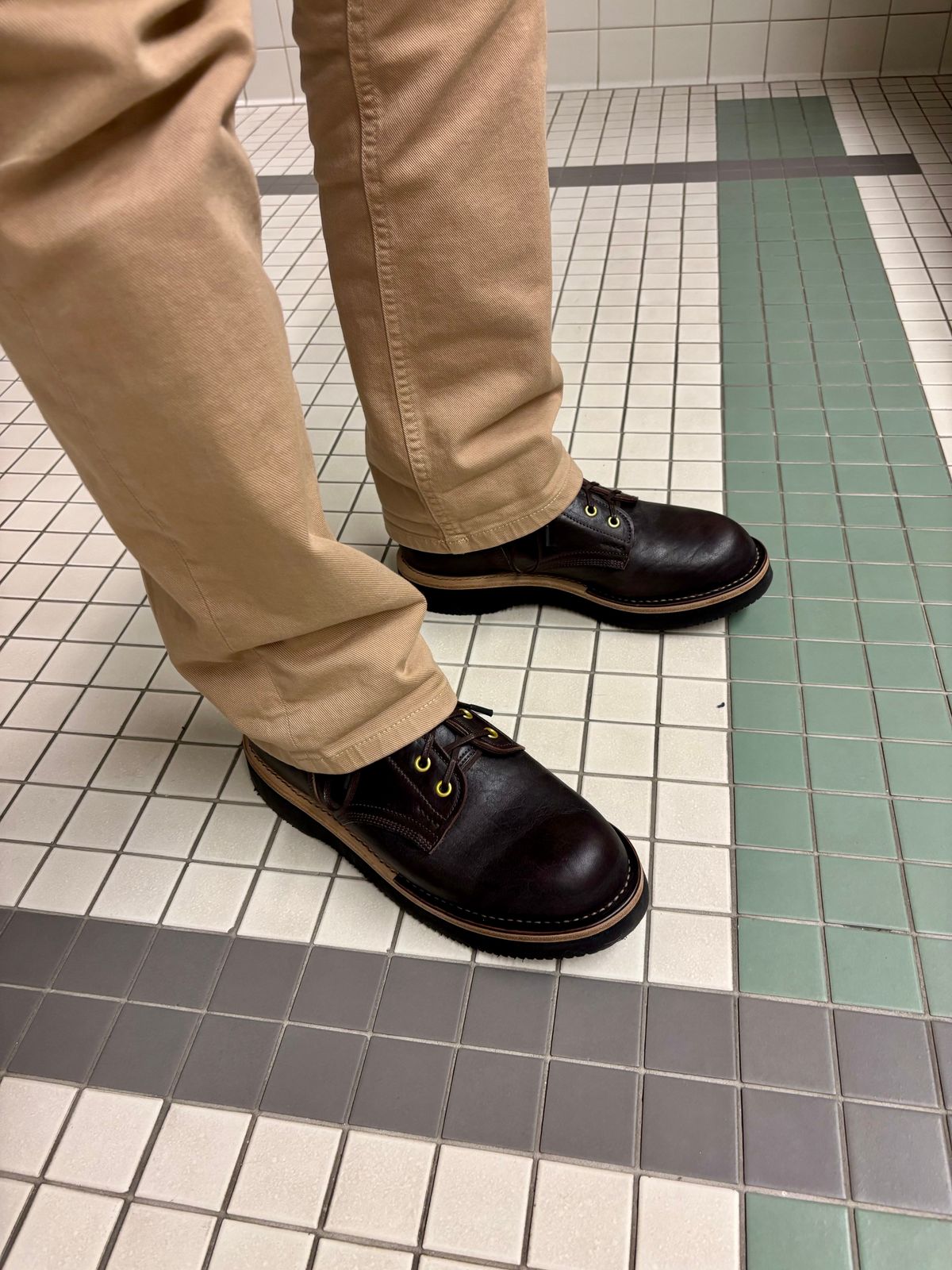 Photo by RawCordedSoul on March 11, 2025 of the Ken Diamond 1/2 Cut in Horween Dark Brown Aspen Double Horsefront.
