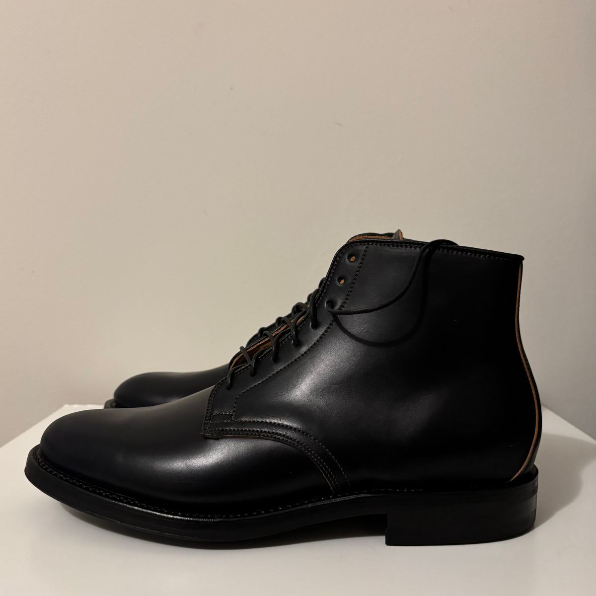 Photo by RawCordedSoul on March 9, 2025 of the Viberg Derby Boot in Horween Navy Unglazed Shell Cordovan.