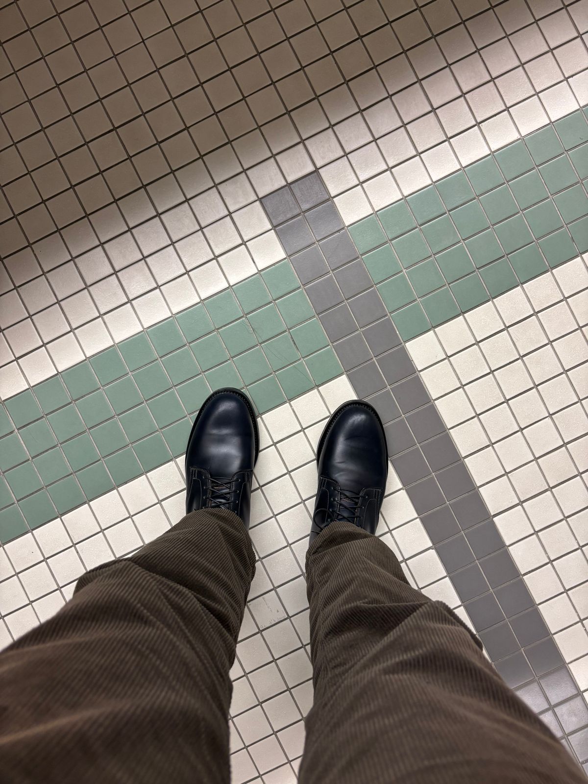 Photo by RawCordedSoul on March 10, 2025 of the Viberg Derby Boot in Horween Navy Unglazed Shell Cordovan.