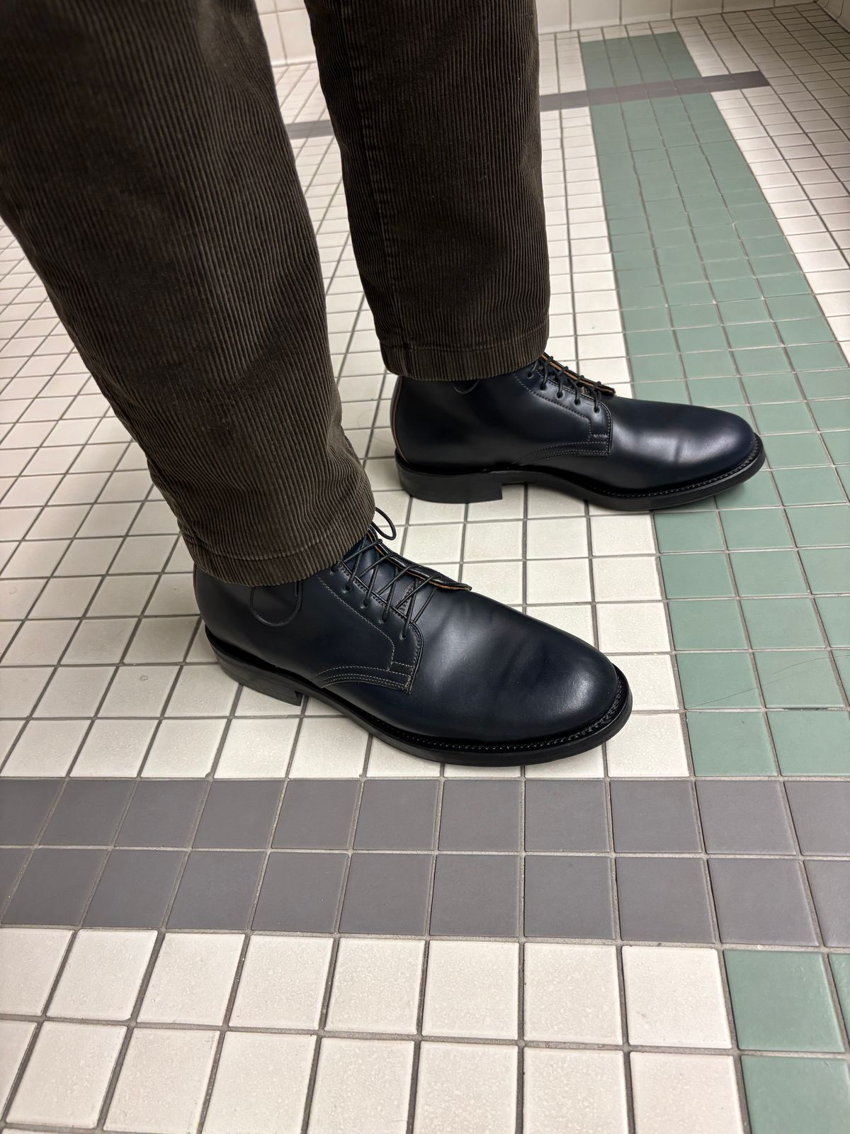 Photo by RawCordedSoul on March 10, 2025 of the Viberg Derby Boot in Horween Navy Unglazed Shell Cordovan.
