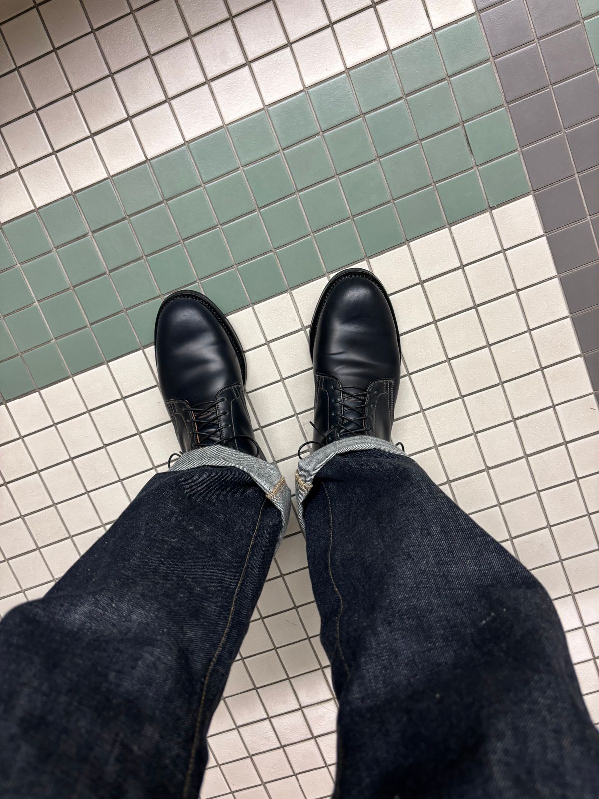 Photo by Asian on May 15, 2025 of the Viberg Derby Boot in Horween Navy Unglazed Shell Cordovan.