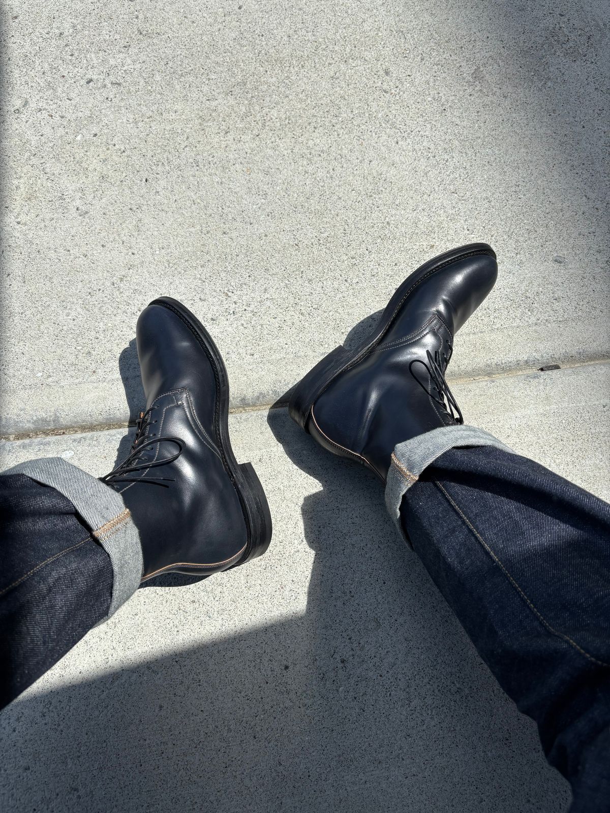 Photo by Asian on May 15, 2025 of the Viberg Derby Boot in Horween Navy Unglazed Shell Cordovan.