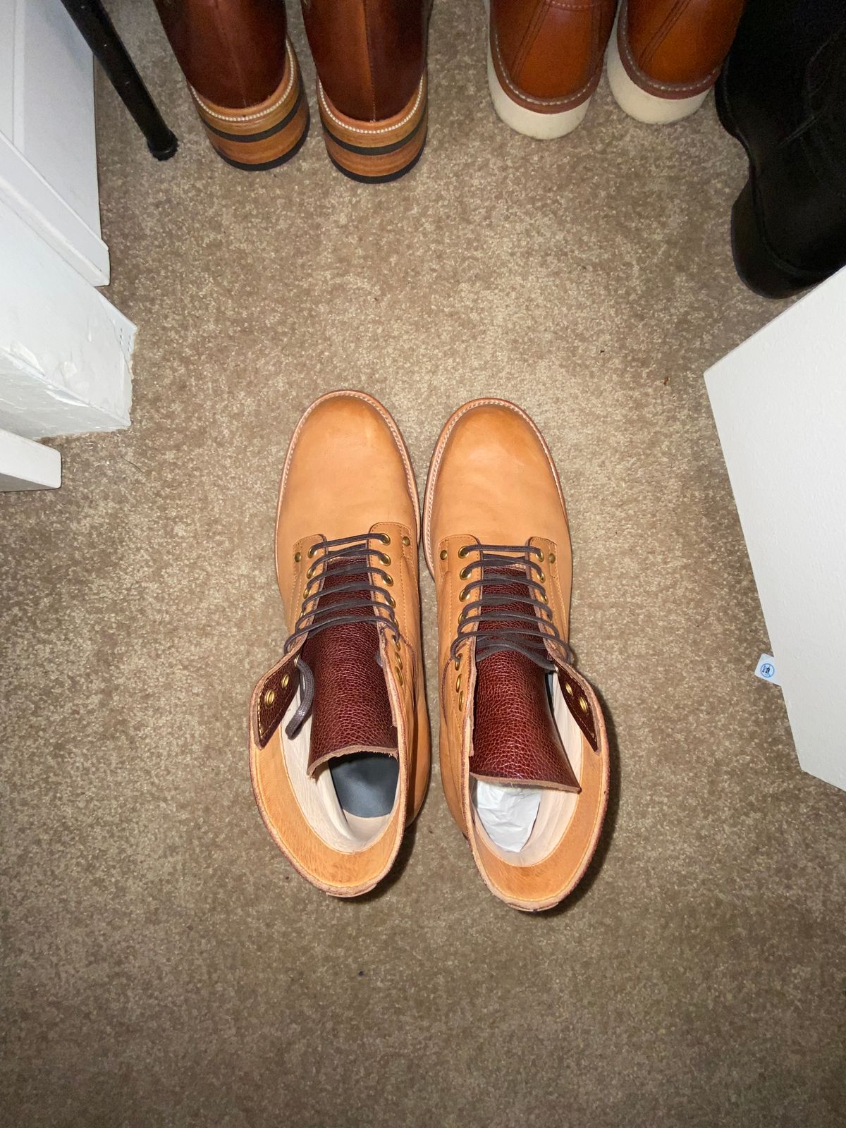 Photo by RawCordedSoul on November 1, 2023 of the Iron Boots x Østmo Type 1 in Maryam Washed Natural Horsefront.