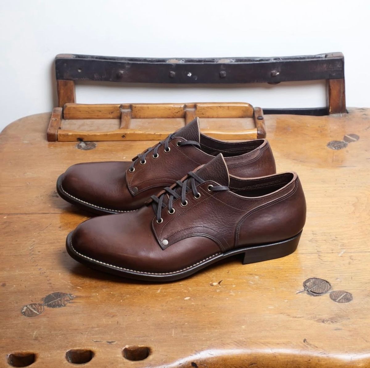 Photo by Asian on February 2, 2026 of the NF Bootmaker Milton Shoe in La Perla Azzurra Dark Brown Missouri.