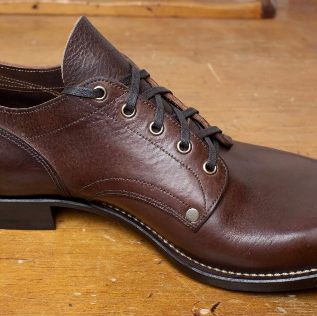 Photo by Asian on February 2, 2026 of the NF Bootmaker Milton Shoe in La Perla Azzurra Dark Brown Missouri.