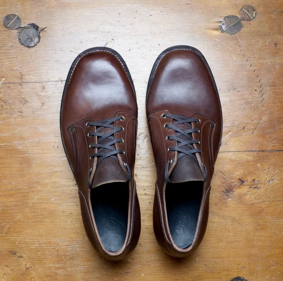 Photo by Asian on February 2, 2026 of the NF Bootmaker Milton Shoe in La Perla Azzurra Dark Brown Missouri.
