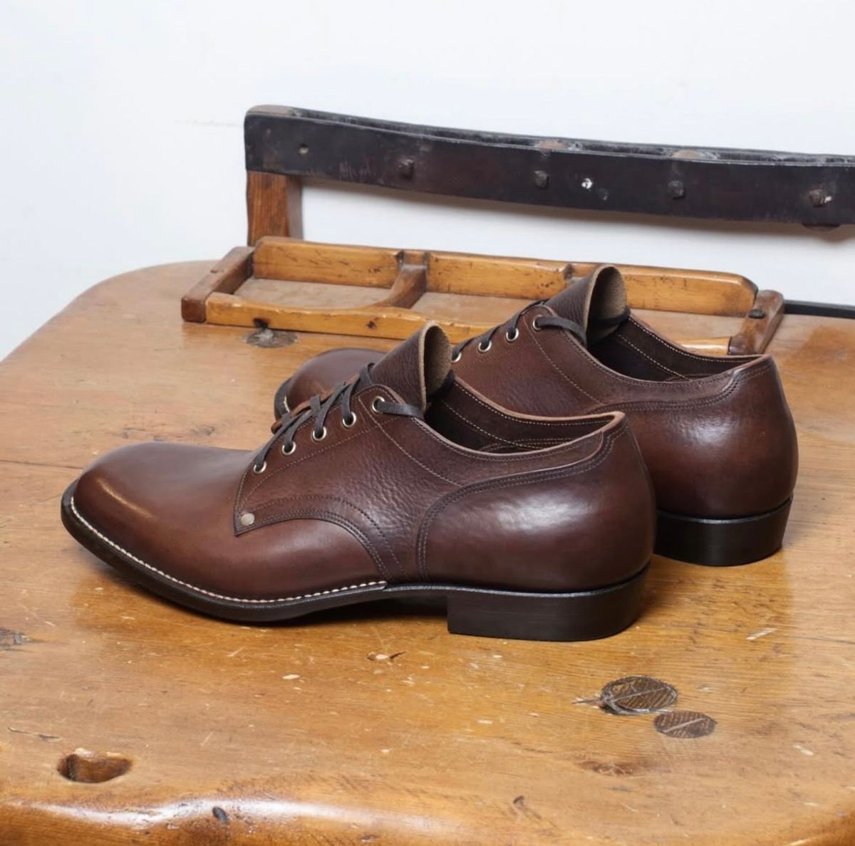 Photo by Asian on February 2, 2026 of the NF Bootmaker Milton Shoe in La Perla Azzurra Dark Brown Missouri.