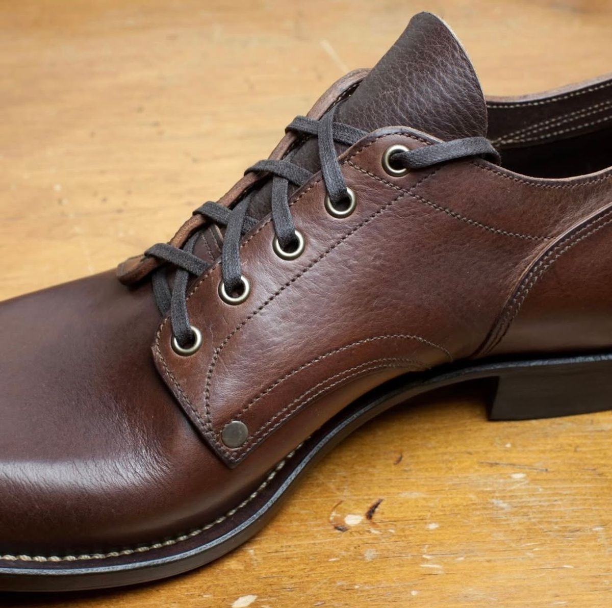 Photo by Asian on February 2, 2026 of the NF Bootmaker Milton Shoe in La Perla Azzurra Dark Brown Missouri.