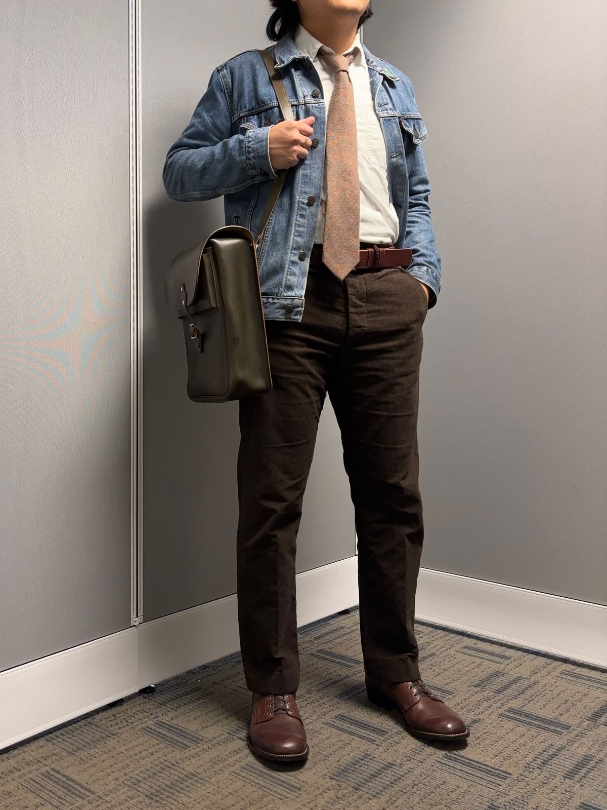 Photo by Asian on March 24, 2026 of the NF Bootmaker Milton Shoe in La Perla Azzurra Dark Brown Missouri.