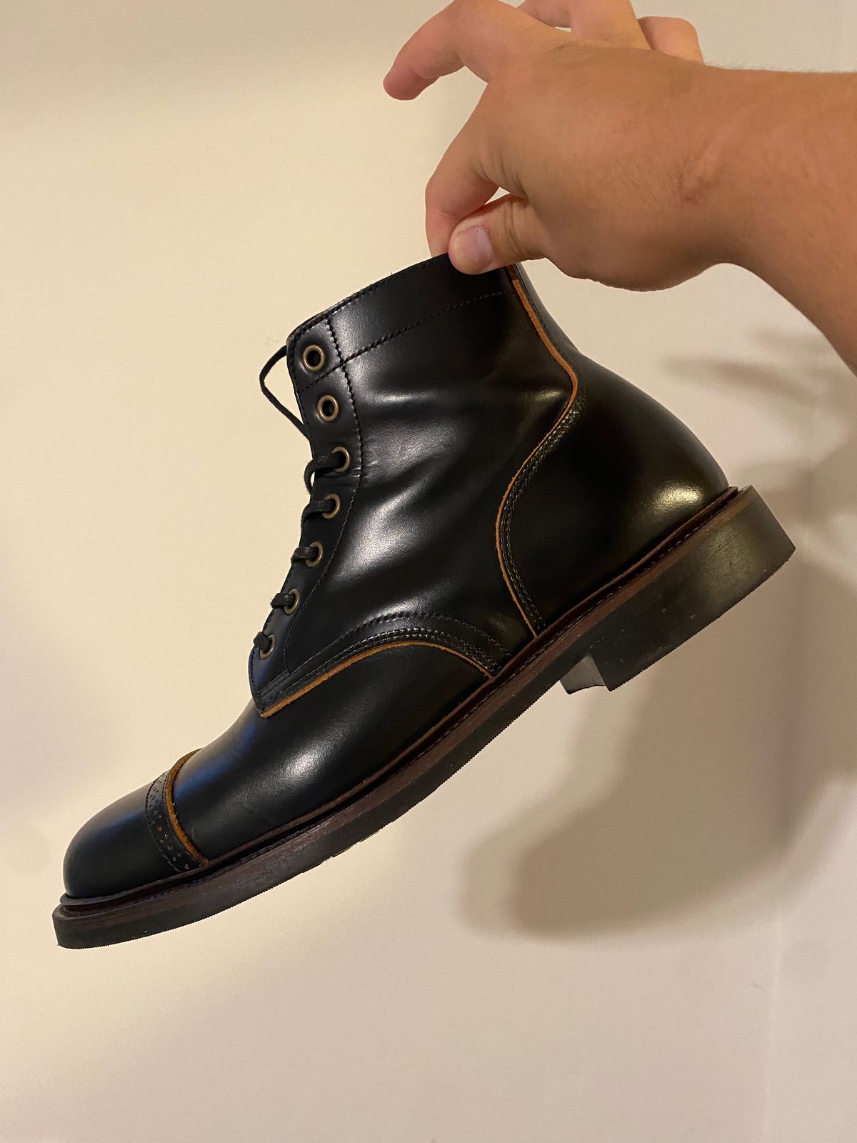 Photo by BootsAndBooks on August 5, 2024 of the Luosjiet Captoe Service Boot in Black Teacore OTA Cowhide.