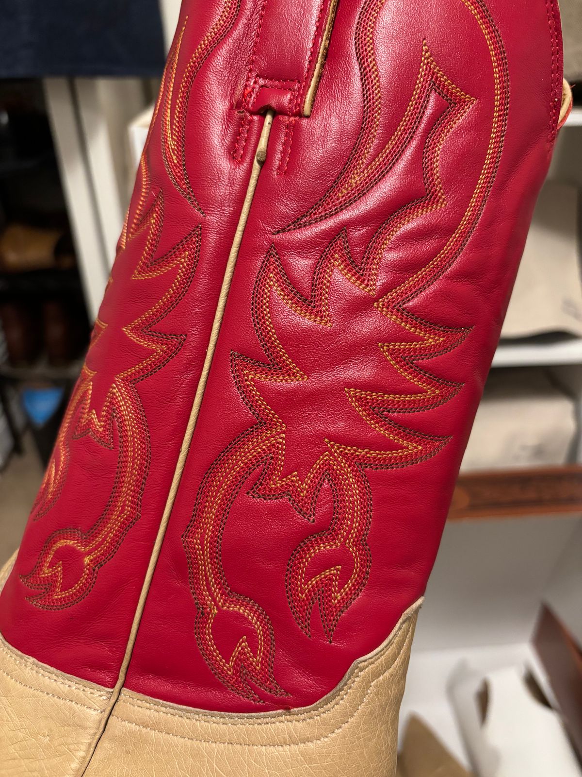 Photo by Asian on December 3, 2025 of the Houston Boot Co Baja in Ostrich.