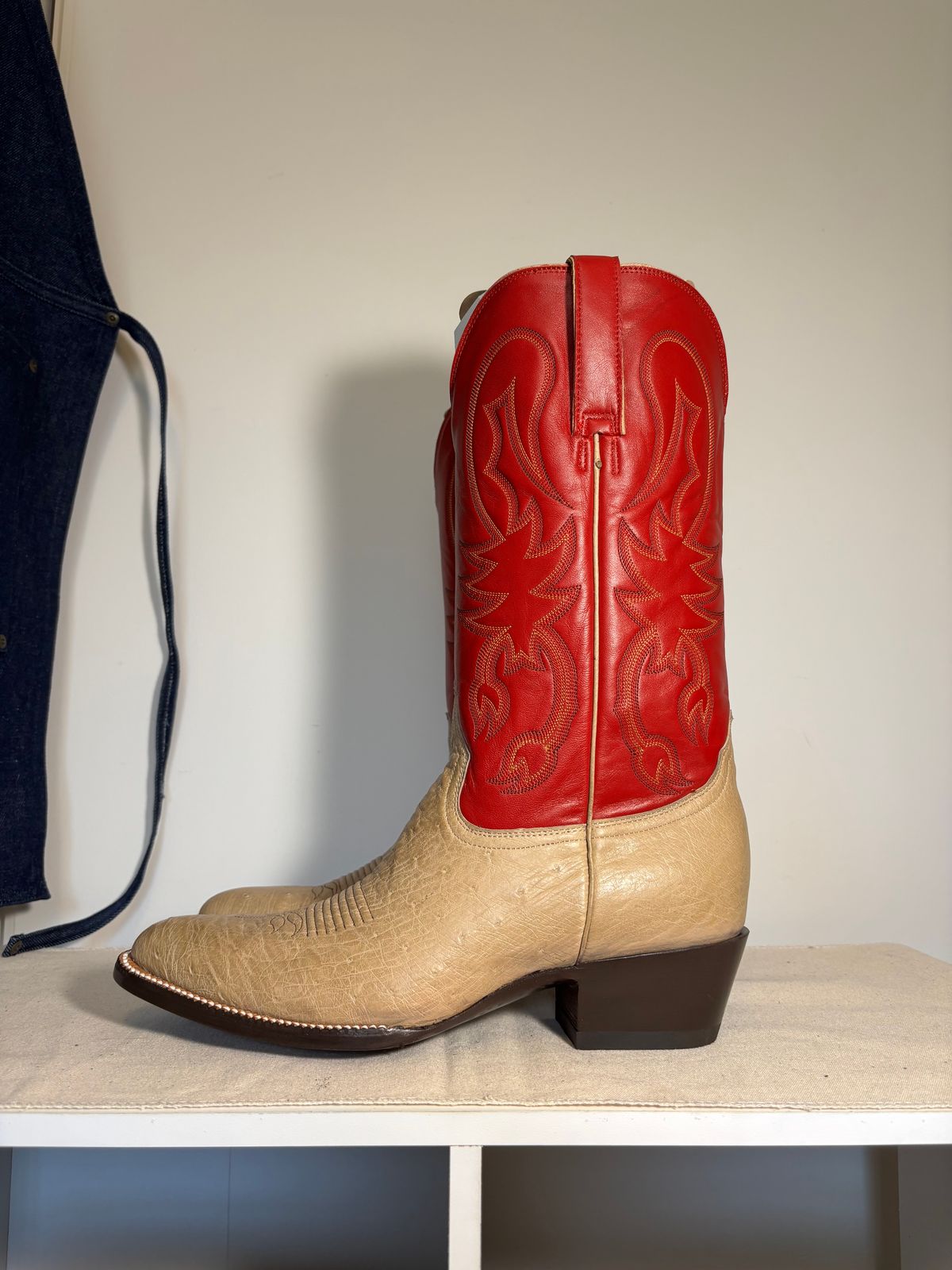 Photo by Asian on December 8, 2025 of the Houston Boot Co Baja in Ostrich.