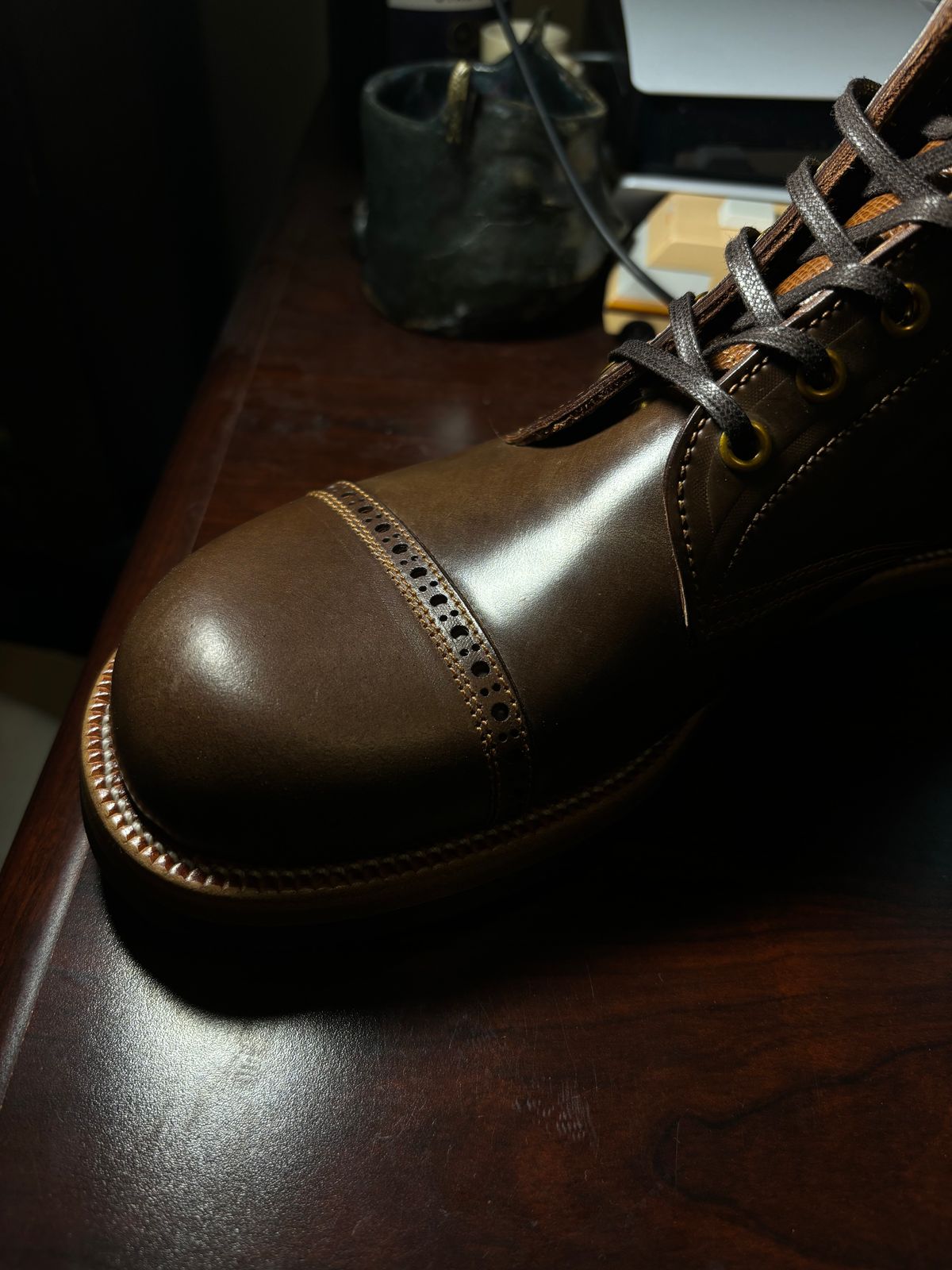 Photo by BootsAndBooks on August 30, 2024 of the Iron Boots 5515 in Maryam Brown Shell Cordovan.