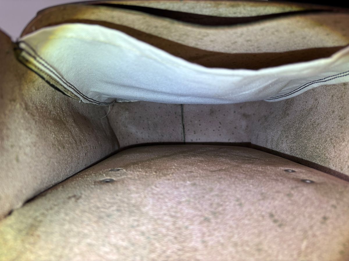 Photo by Asian on March 19, 2026 of the Unsung Medic Bag in Wickett & Craig Olive H Latigo.