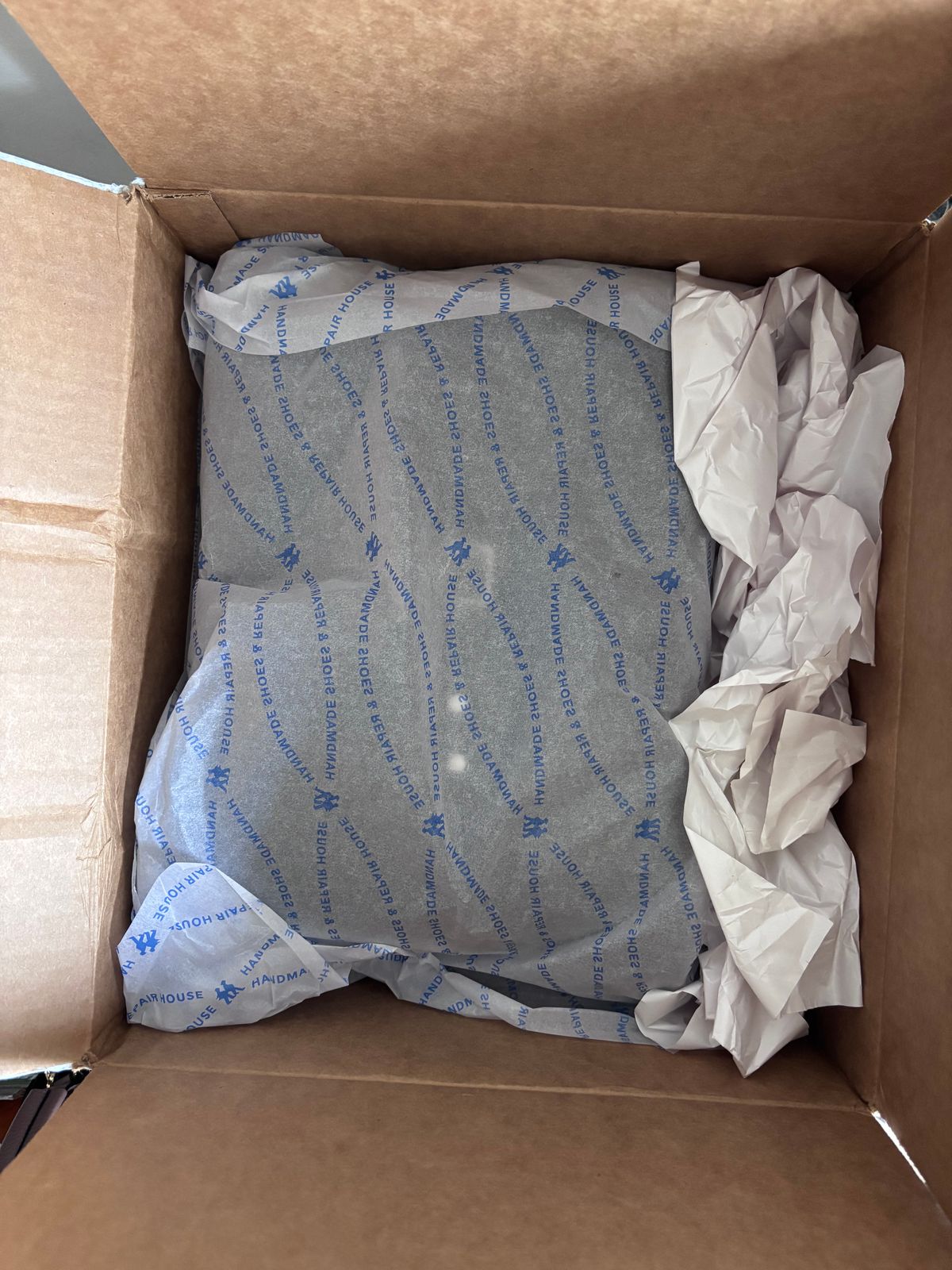 Photo by Asian on March 18, 2026 of the Unsung Medic Bag in Wickett & Craig Olive H Latigo.