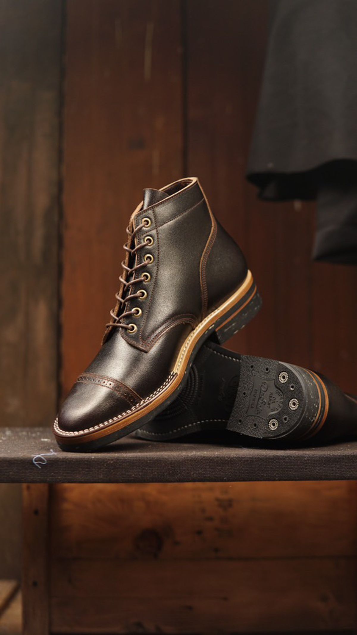 Photo by RawCordedSoul on February 22, 2025 of the Onderhoud SVC03 Service Boot in Horween Dark Brown Waxed Flesh.