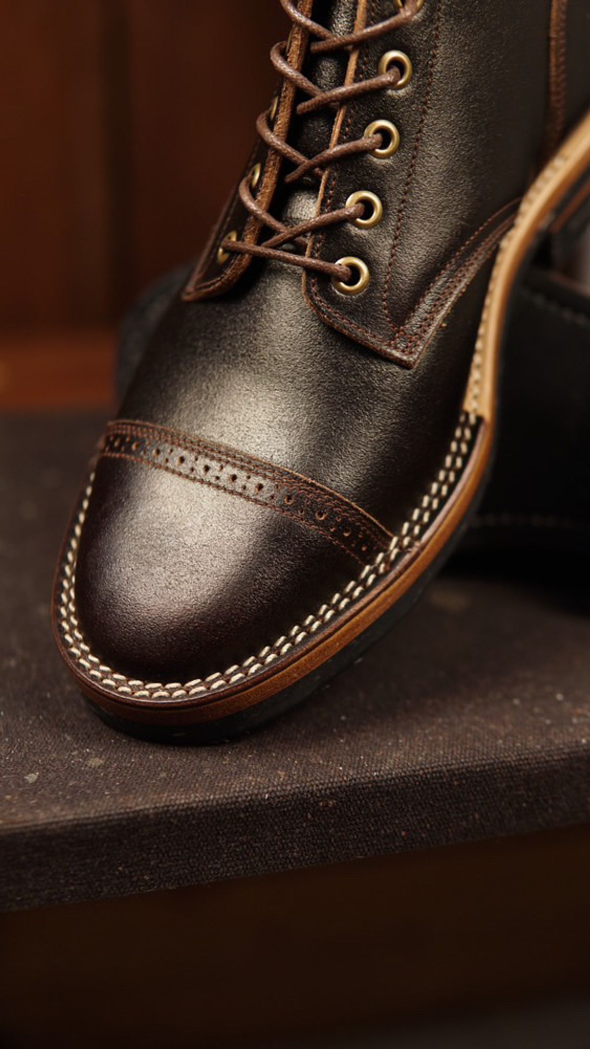 Photo by RawCordedSoul on February 22, 2025 of the Onderhoud SVC03 Service Boot in Horween Dark Brown Waxed Flesh.