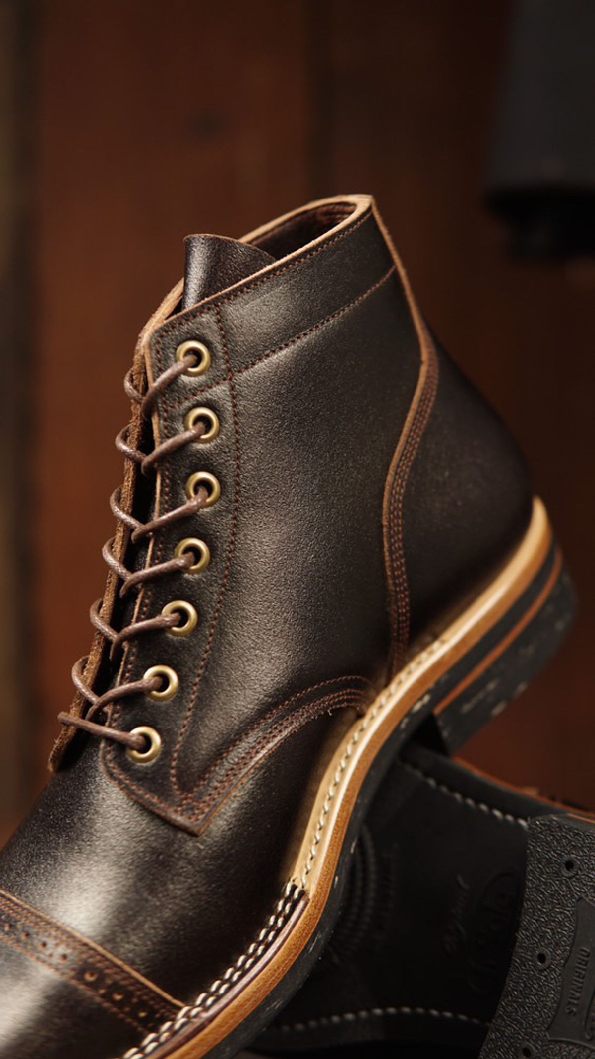 Photo by RawCordedSoul on February 22, 2025 of the Onderhoud SVC03 Service Boot in Horween Dark Brown Waxed Flesh.