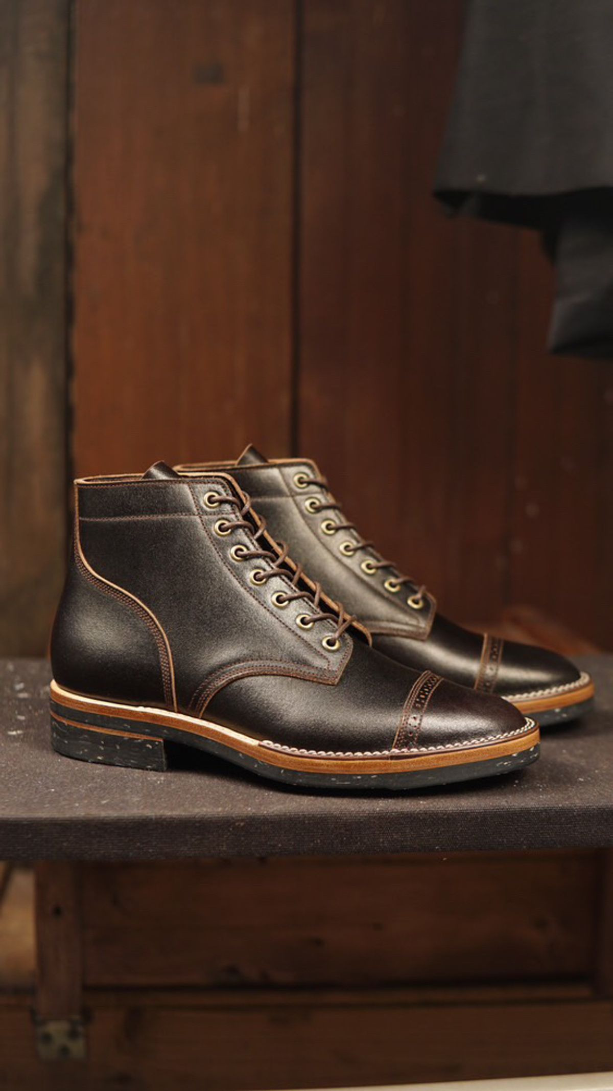 Photo by RawCordedSoul on February 22, 2025 of the Onderhoud SVC03 Service Boot in Horween Dark Brown Waxed Flesh.