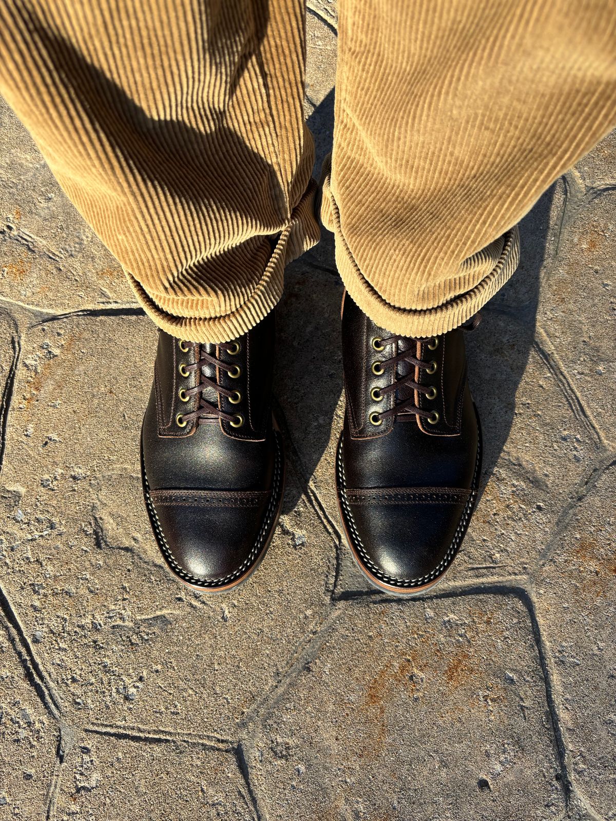 Photo by RawCordedSoul on March 18, 2025 of the Onderhoud SVC03 Service Boot in Horween Dark Brown Waxed Flesh.