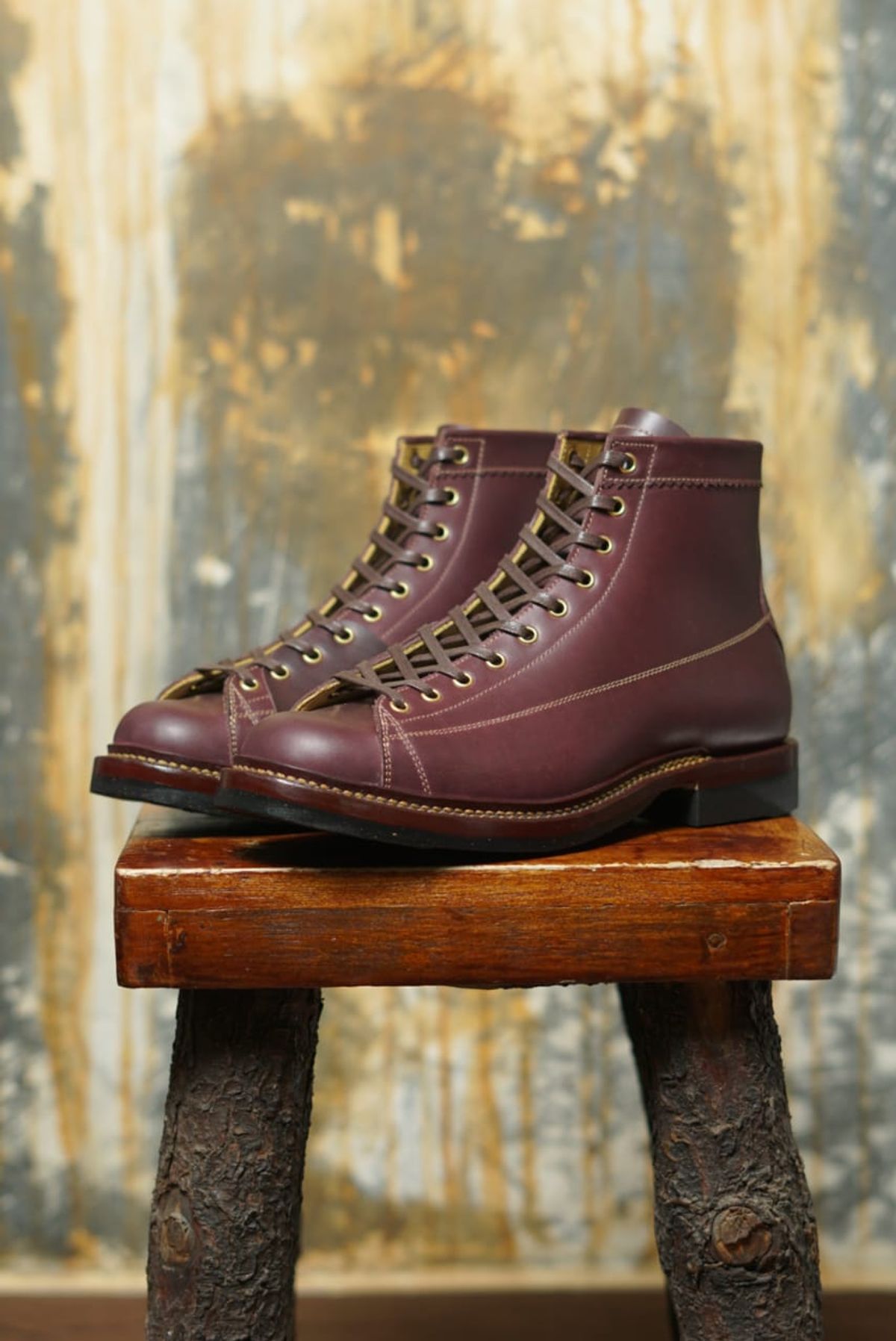 Photo by RawCordedSoul on August 11, 2025 of the Sagara Cordmaster in Burgundy Arboxwax.