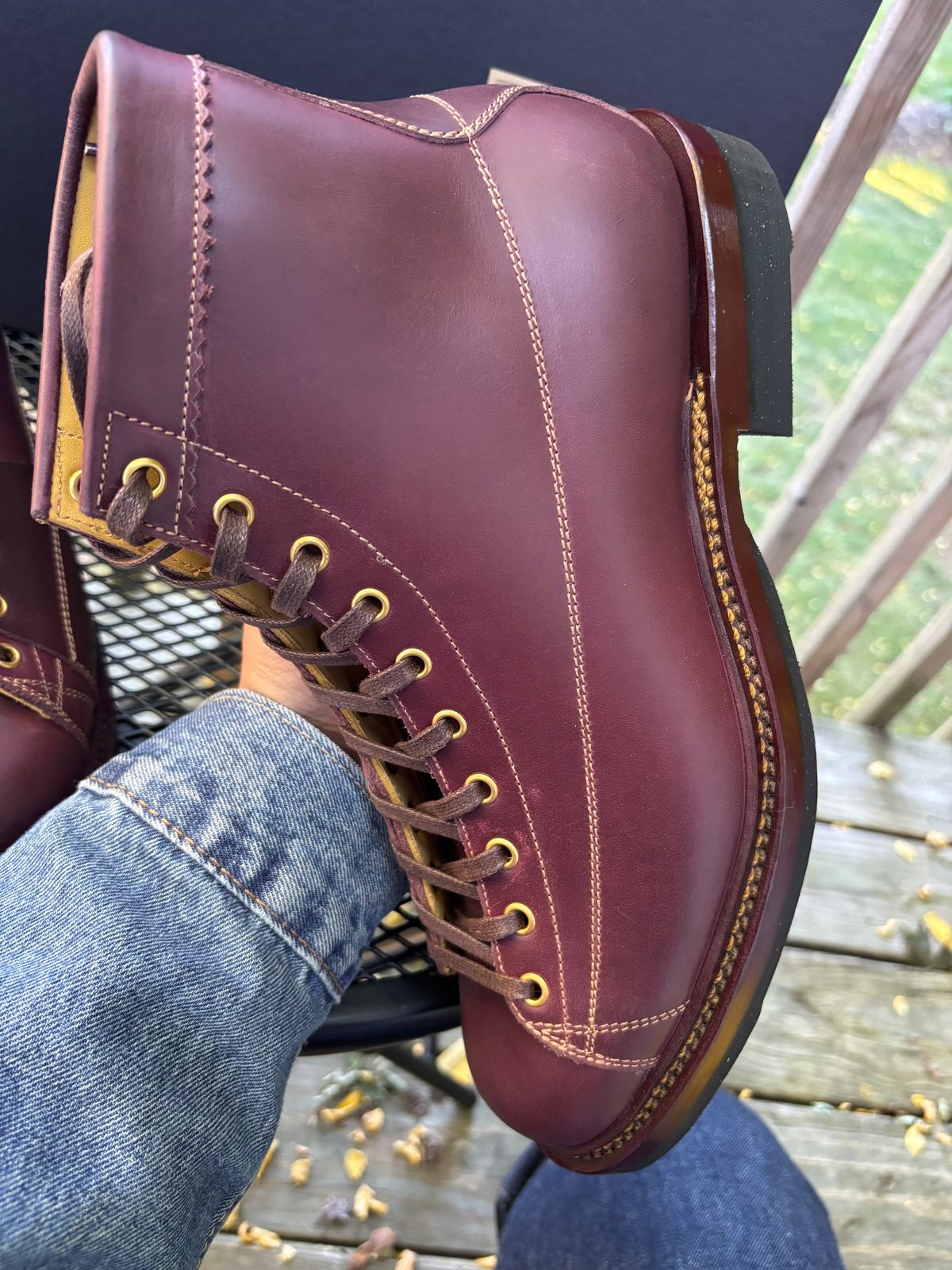 Photo by RawCordedSoul on August 21, 2025 of the Sagara Cordmaster in Burgundy Arboxwax.