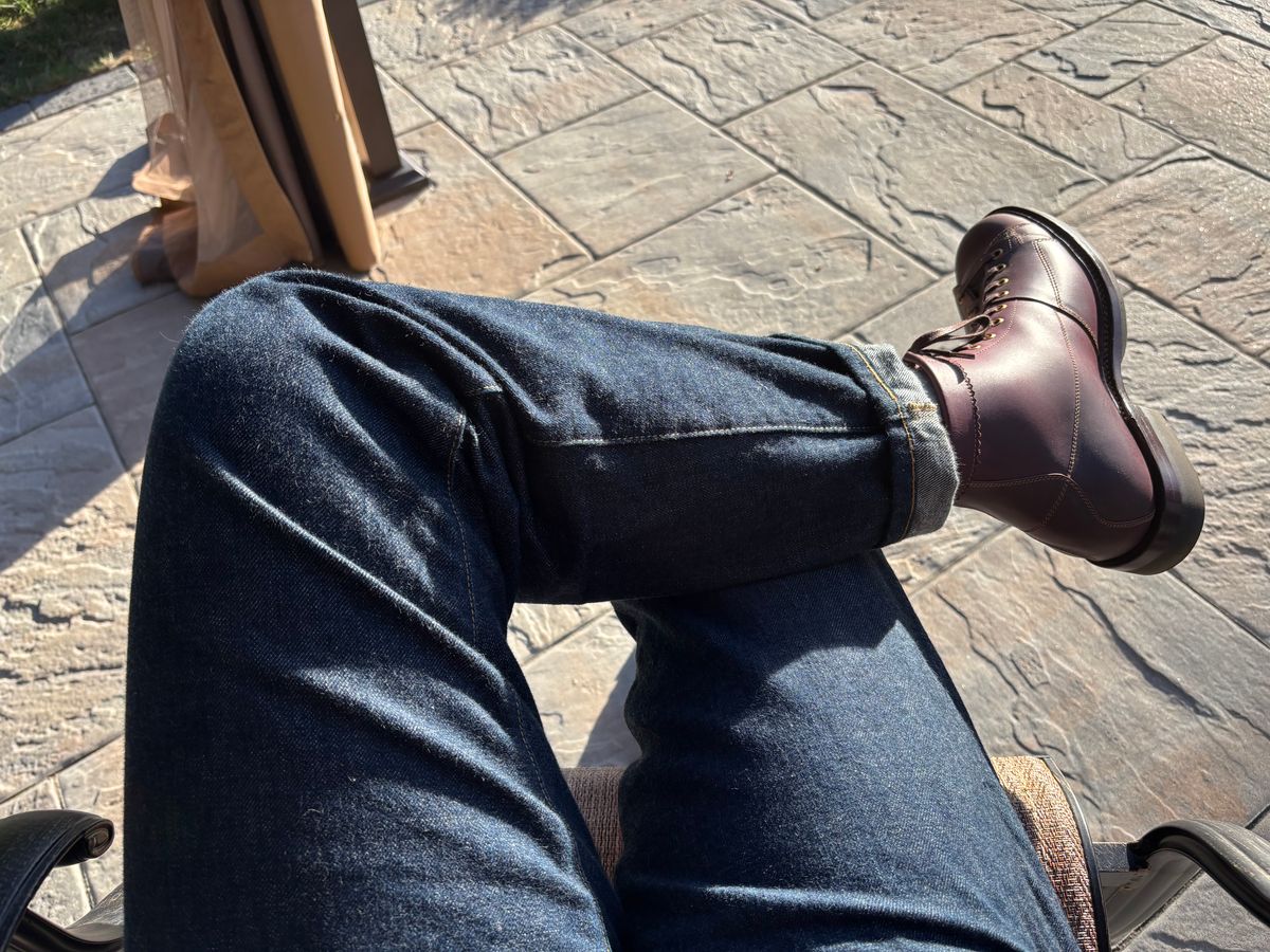 Photo by RawCordedSoul on September 20, 2025 of the Sagara Cordmaster in Burgundy Arboxwax.