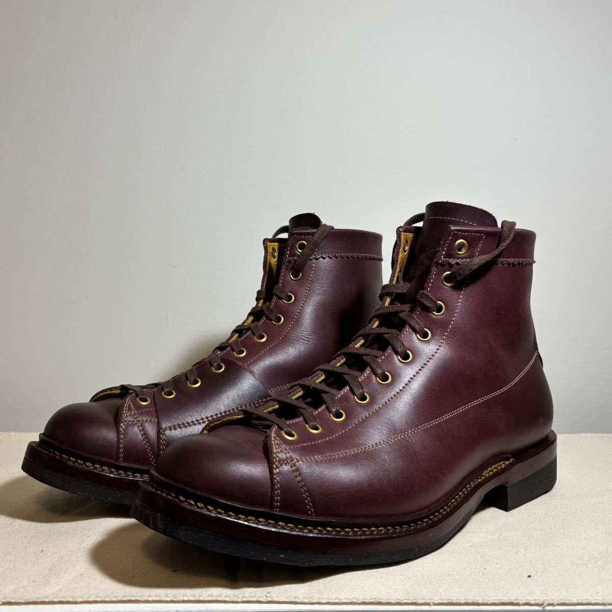 Photo by RawCordedSoul on September 29, 2025 of the Sagara Cordmaster in Burgundy Arboxwax.