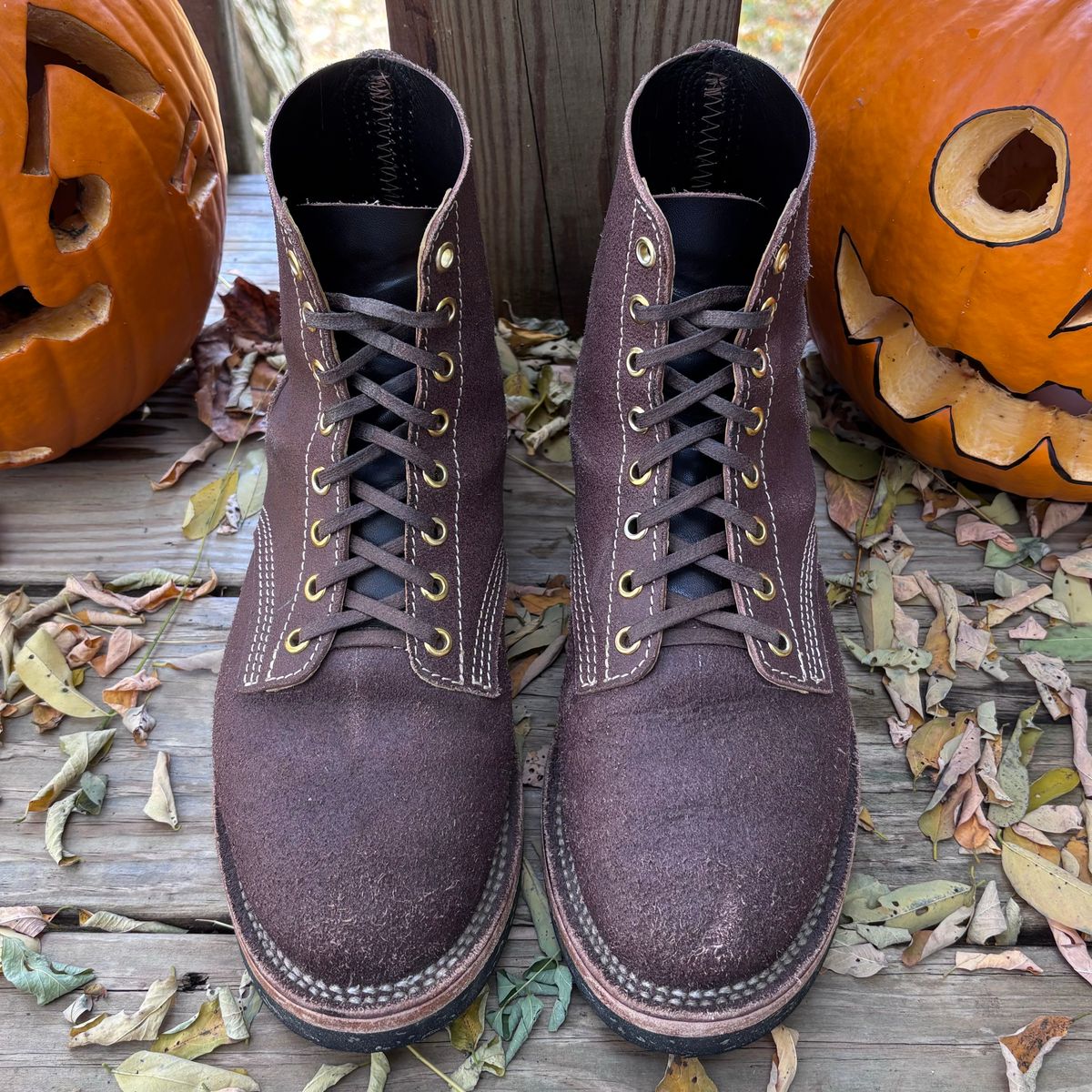 Photo by RawCordedSoul on November 1, 2024 of the Oldspeed Boondockers in Wickett & Craid Brown English Bridle Reverse.