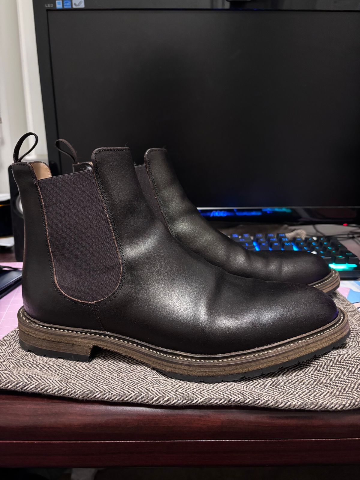 Photo by Asian on November 7, 2024 of the Rider Boot Co. Fritz in Horween Brown Waxed Flesh.