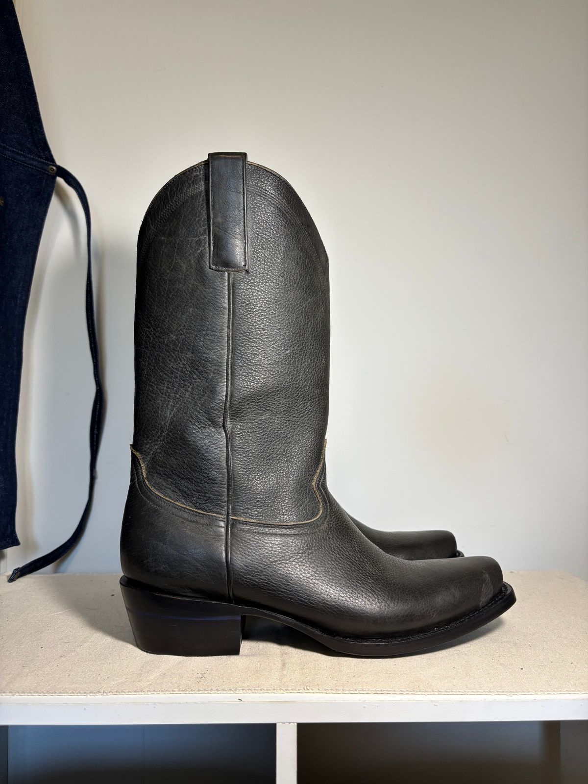 Photo by Asian on December 8, 2025 of the Alvies Shoal Creek in Shaken Not Stirred Weathered Black.