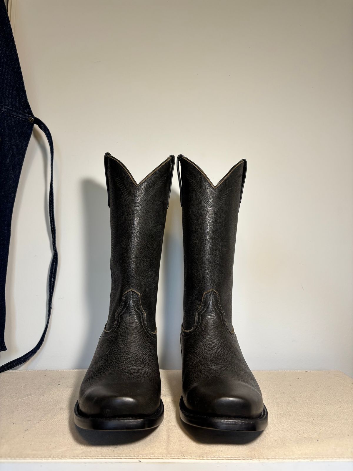 Photo by Asian on December 8, 2025 of the Alvies Shoal Creek in Shaken Not Stirred Weathered Black.