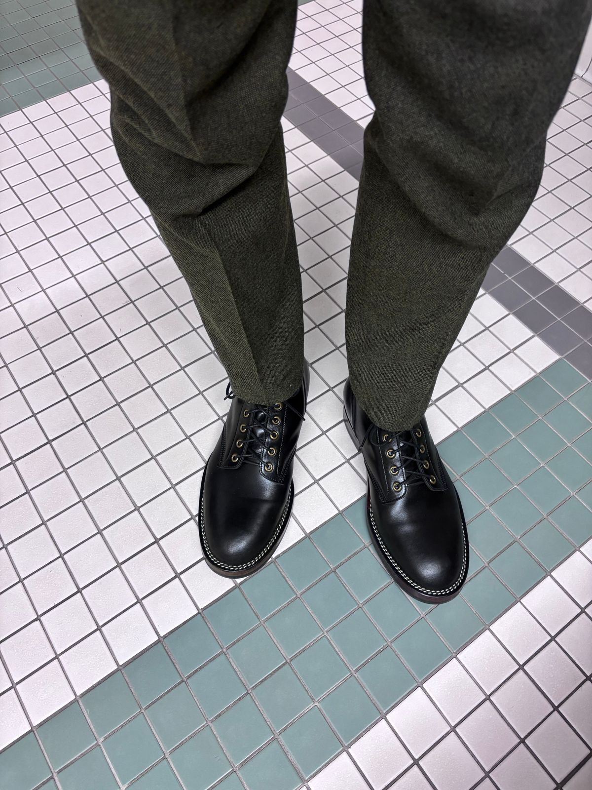 Photo by RawCordedSoul on December 4, 2024 of the Onderhoud SVC01 Boondocker in Maryam Black TPR Horsebutt.