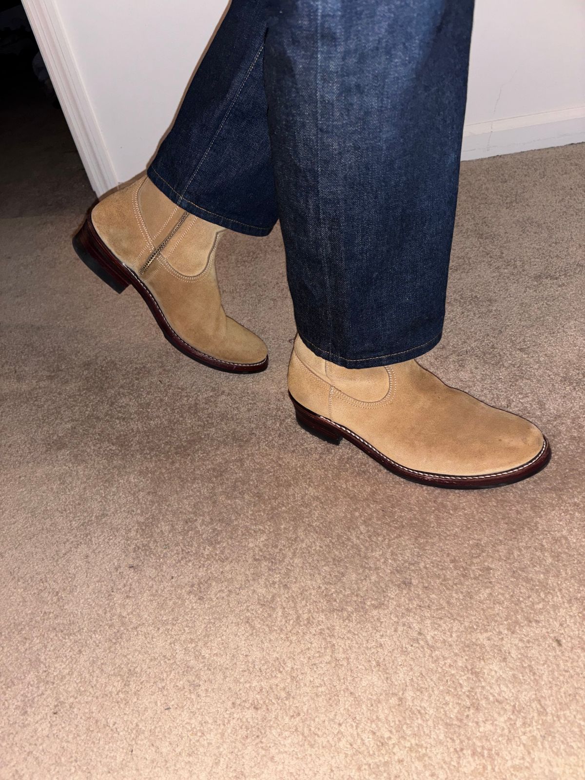 Photo by Asian on February 28, 2026 of the Addict Boots AB-05 Zip Western Boots in Tan Steerhide Roughout.