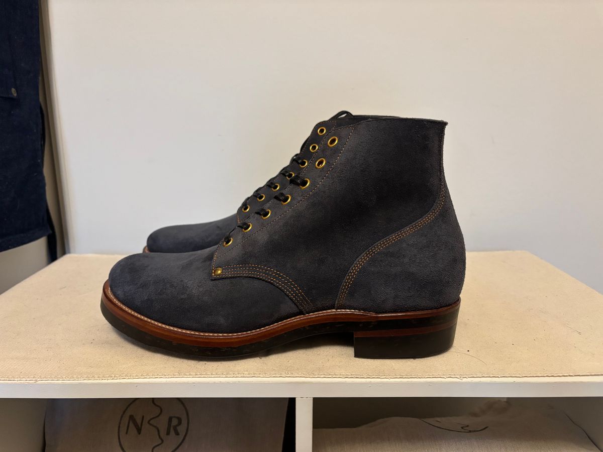 Photo by Asian on January 16, 2026 of the Iron Boots The Great Escape in Horween Navy Chamois Roughout.