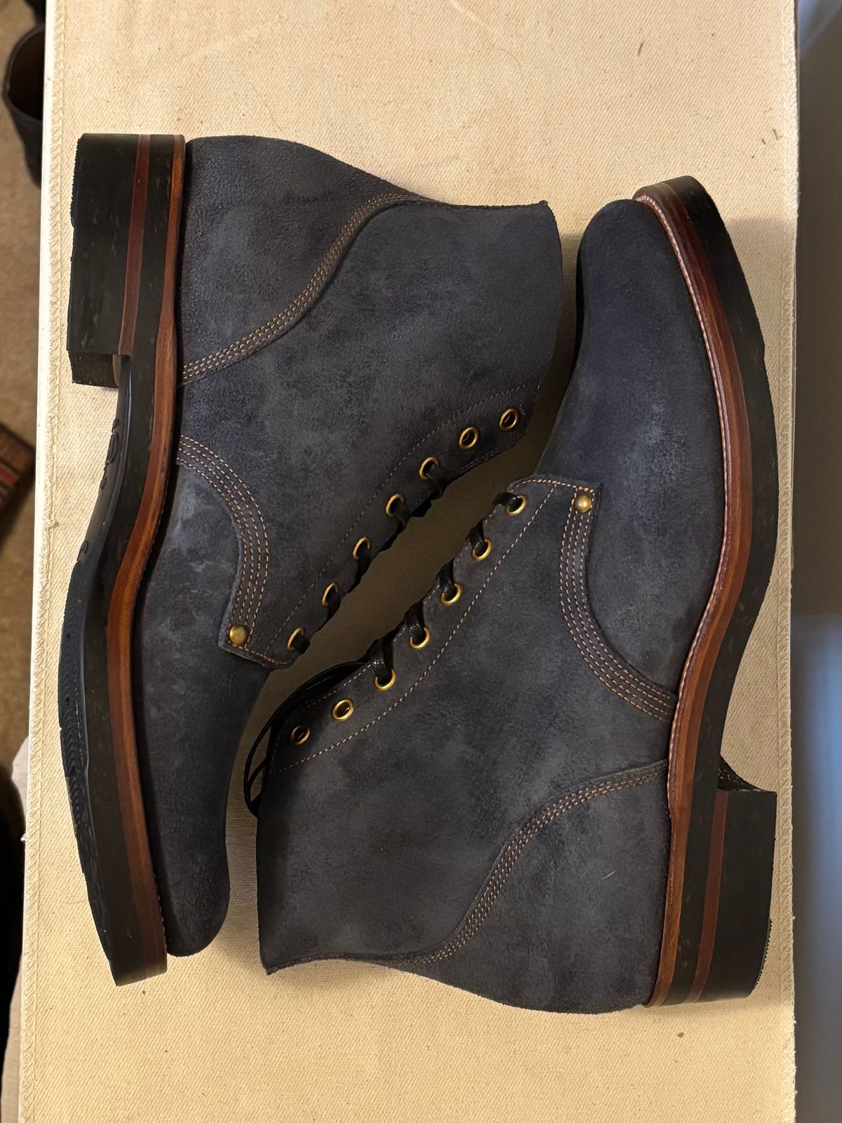Photo by Asian on January 16, 2026 of the Iron Boots The Great Escape in Horween Navy Chamois Roughout.