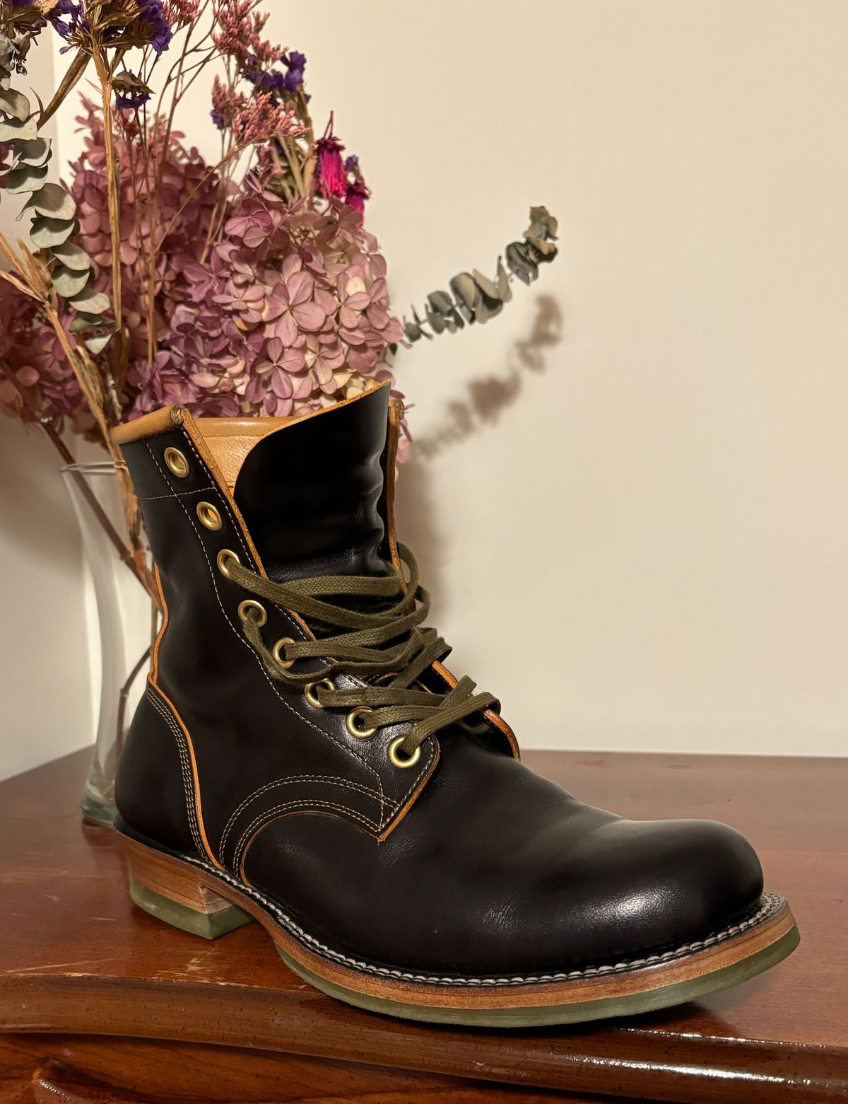 Photo by BootsAndBooks on September 4, 2024 of the Sobreiro Boots Chaparro in Fonta Vehla Scott Amber Overdyed Black.