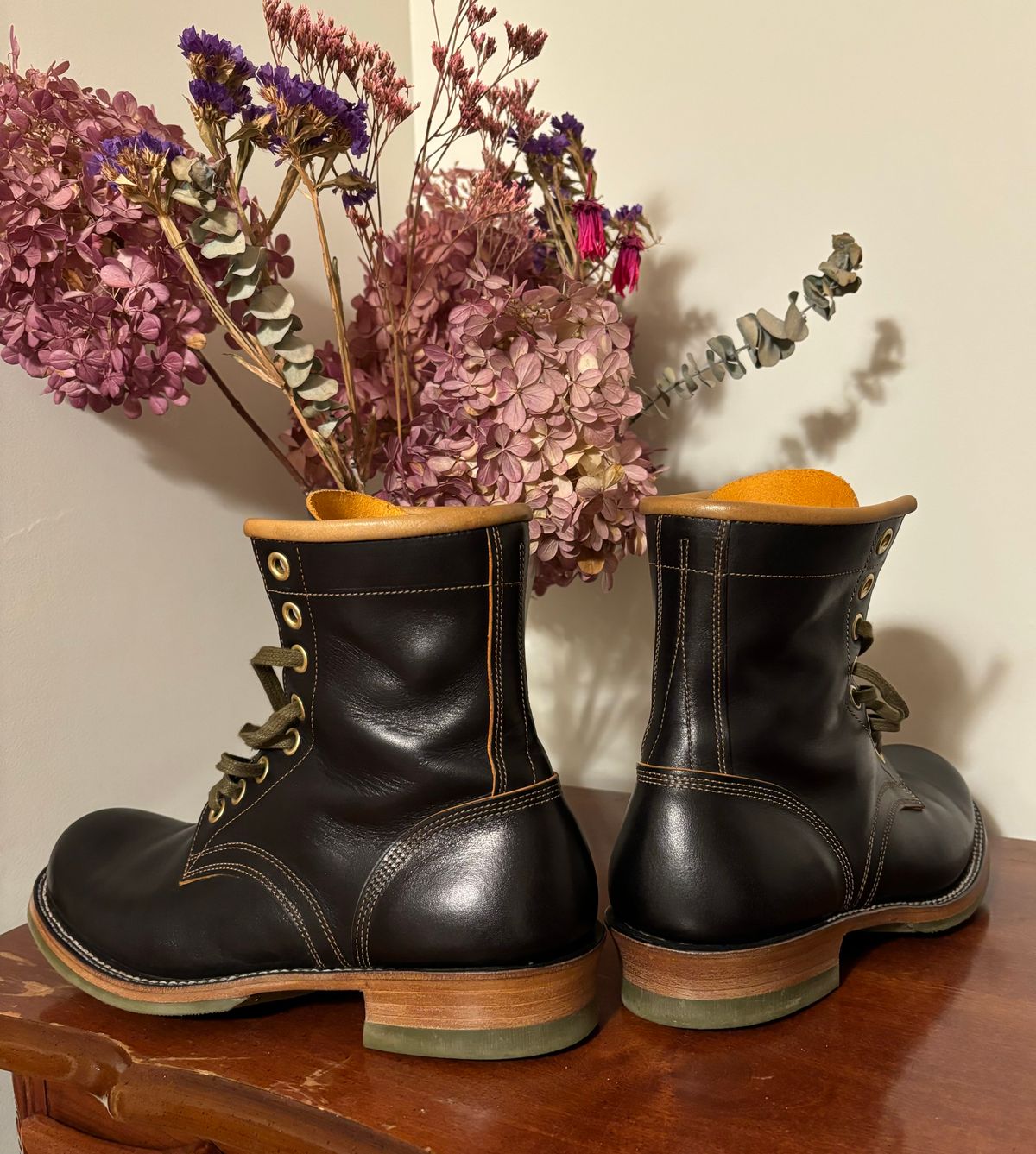 Photo by BootsAndBooks on September 4, 2024 of the Sobreiro Boots Chaparro in Fonta Vehla Scott Amber Overdyed Black.