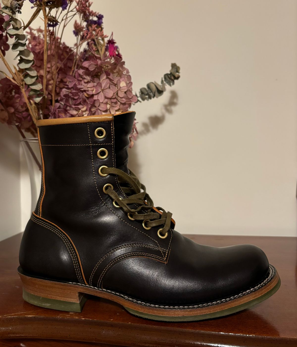 Photo by BootsAndBooks on September 4, 2024 of the Sobreiro Boots Chaparro in Fonta Vehla Scott Amber Overdyed Black.