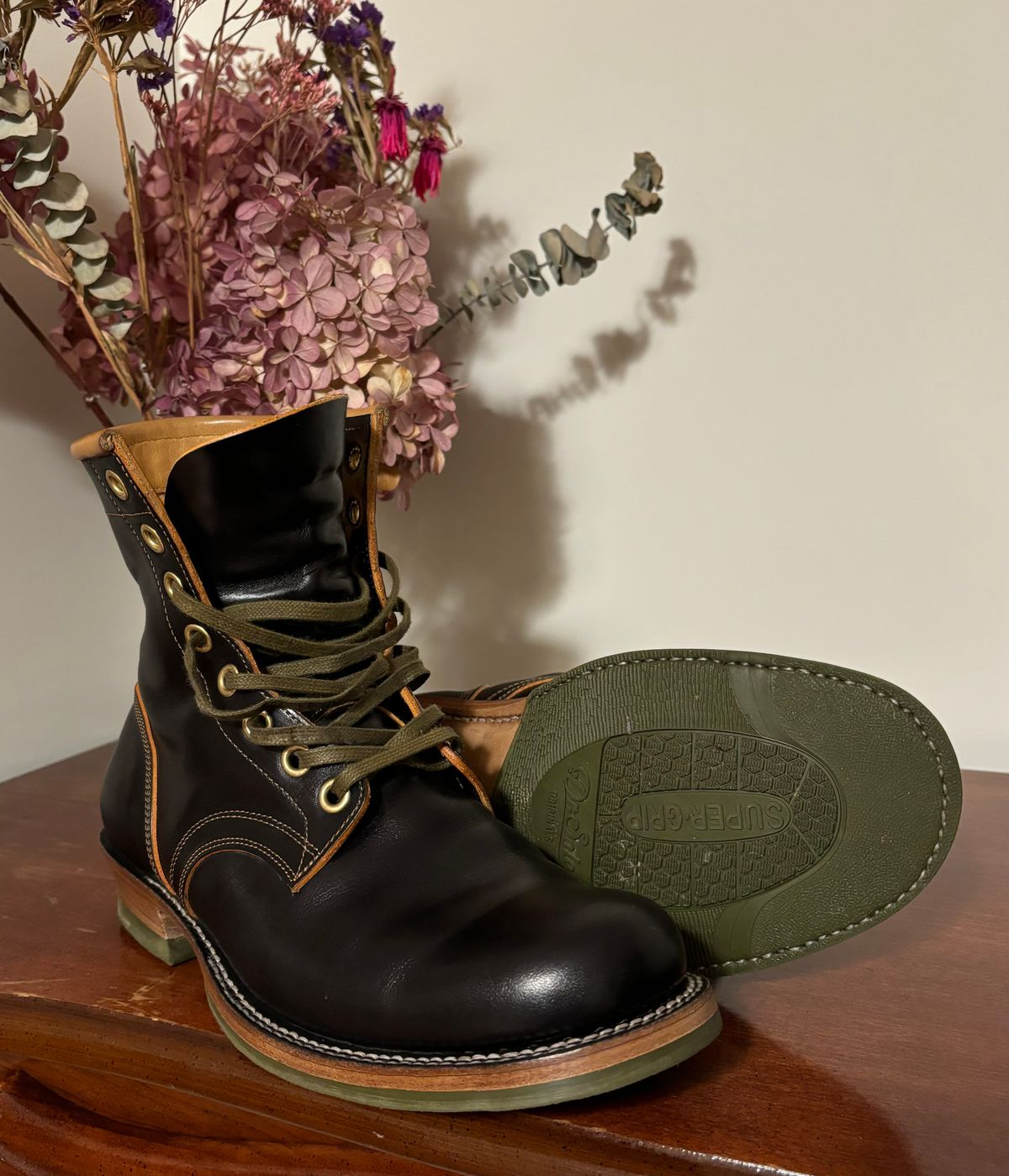 Photo by BootsAndBooks on September 4, 2024 of the Sobreiro Boots Chaparro in Fonta Vehla Scott Amber Overdyed Black.