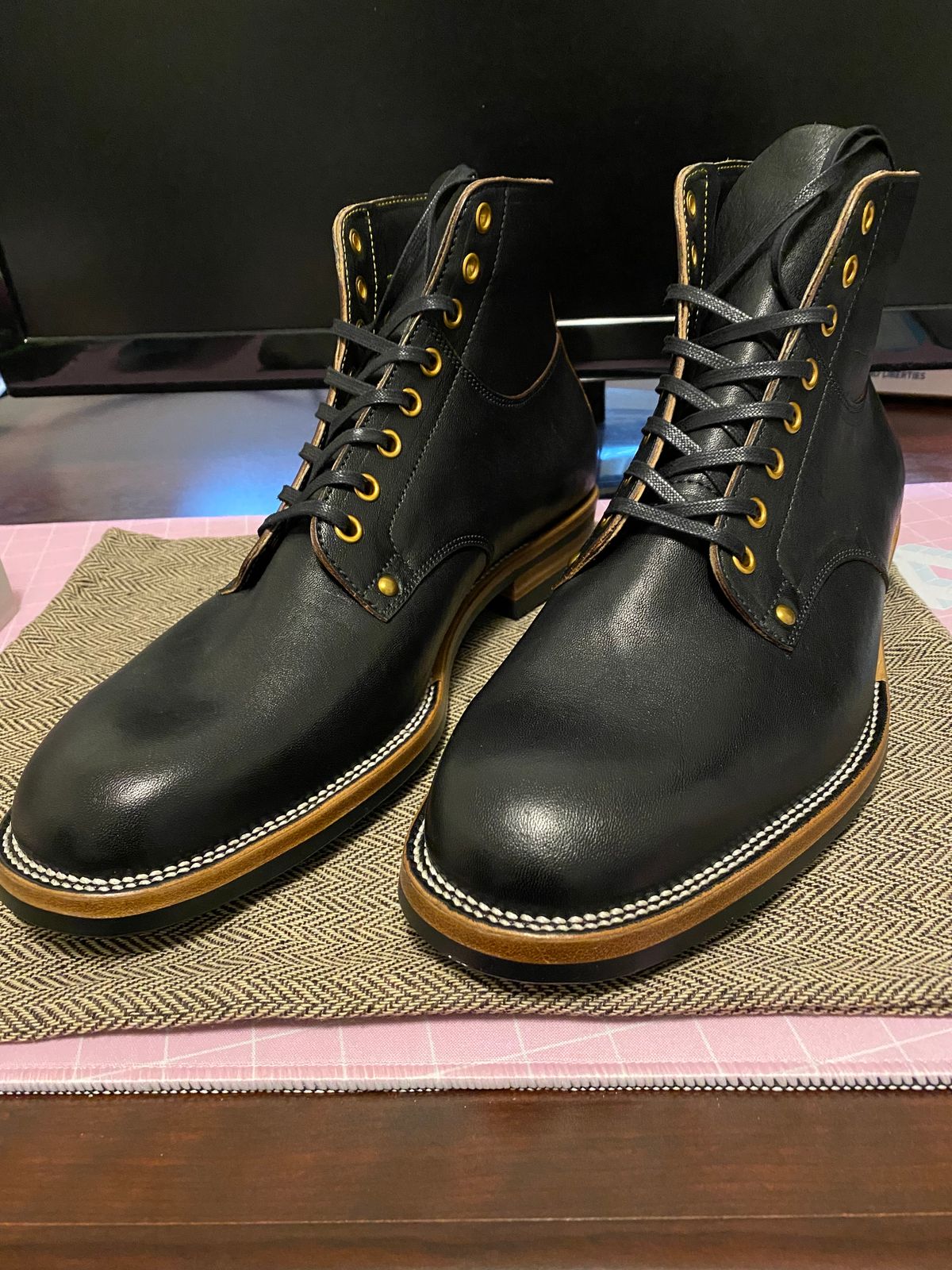 Photo by RawCordedSoul on February 18, 2024 of the Iron Boots x Østmo Type 1 in Maryam Black Hand-Dyed Horsehide.