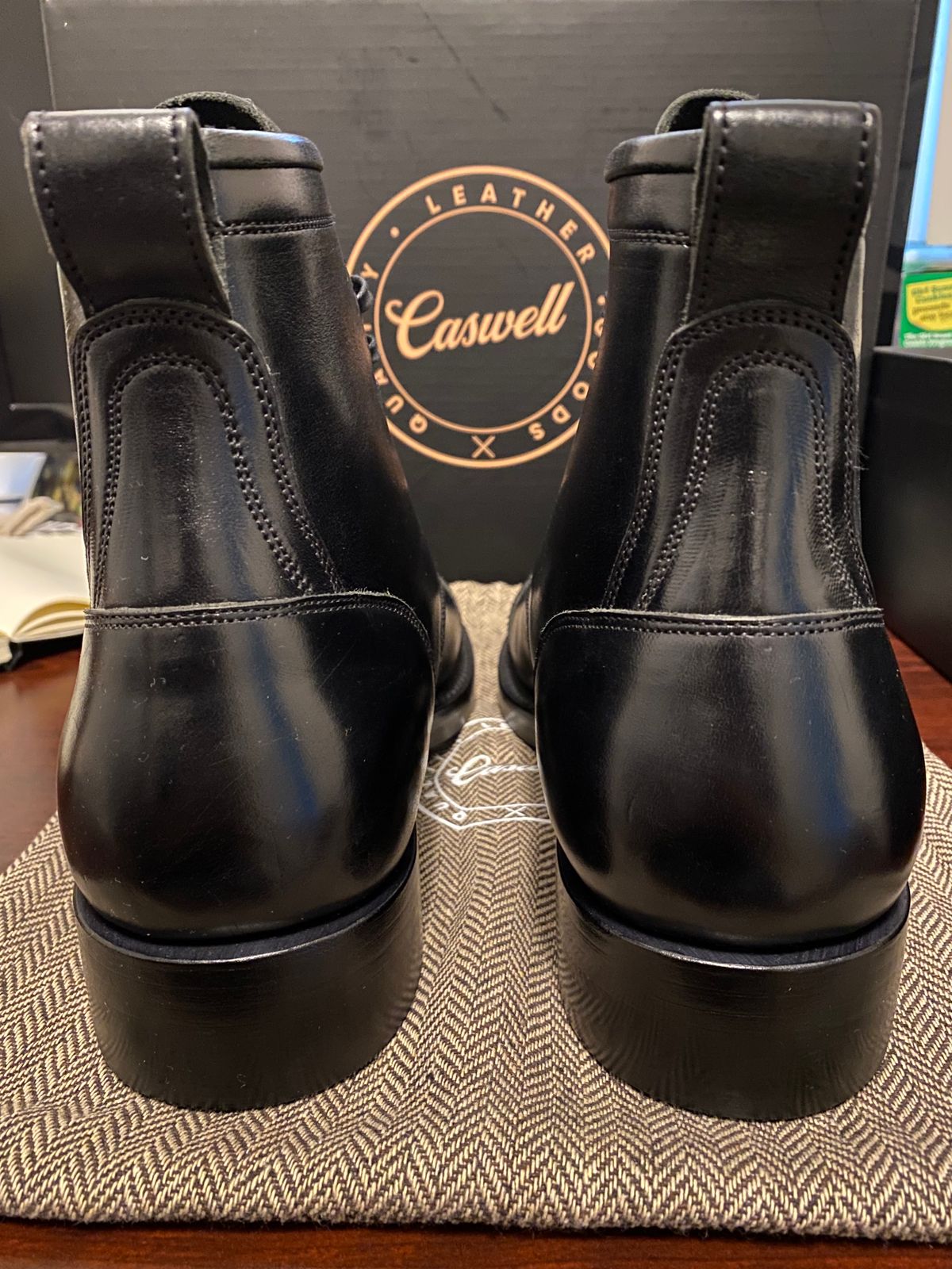 Photo by RawCordedSoul on October 1, 2023 of the Caswell Boot Company Garrett in Maryam Black TPR Horsebutt.