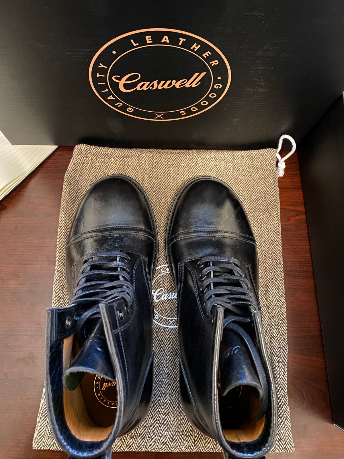 Photo by RawCordedSoul on October 1, 2023 of the Caswell Boot Company Garrett in Maryam Black TPR Horsebutt.