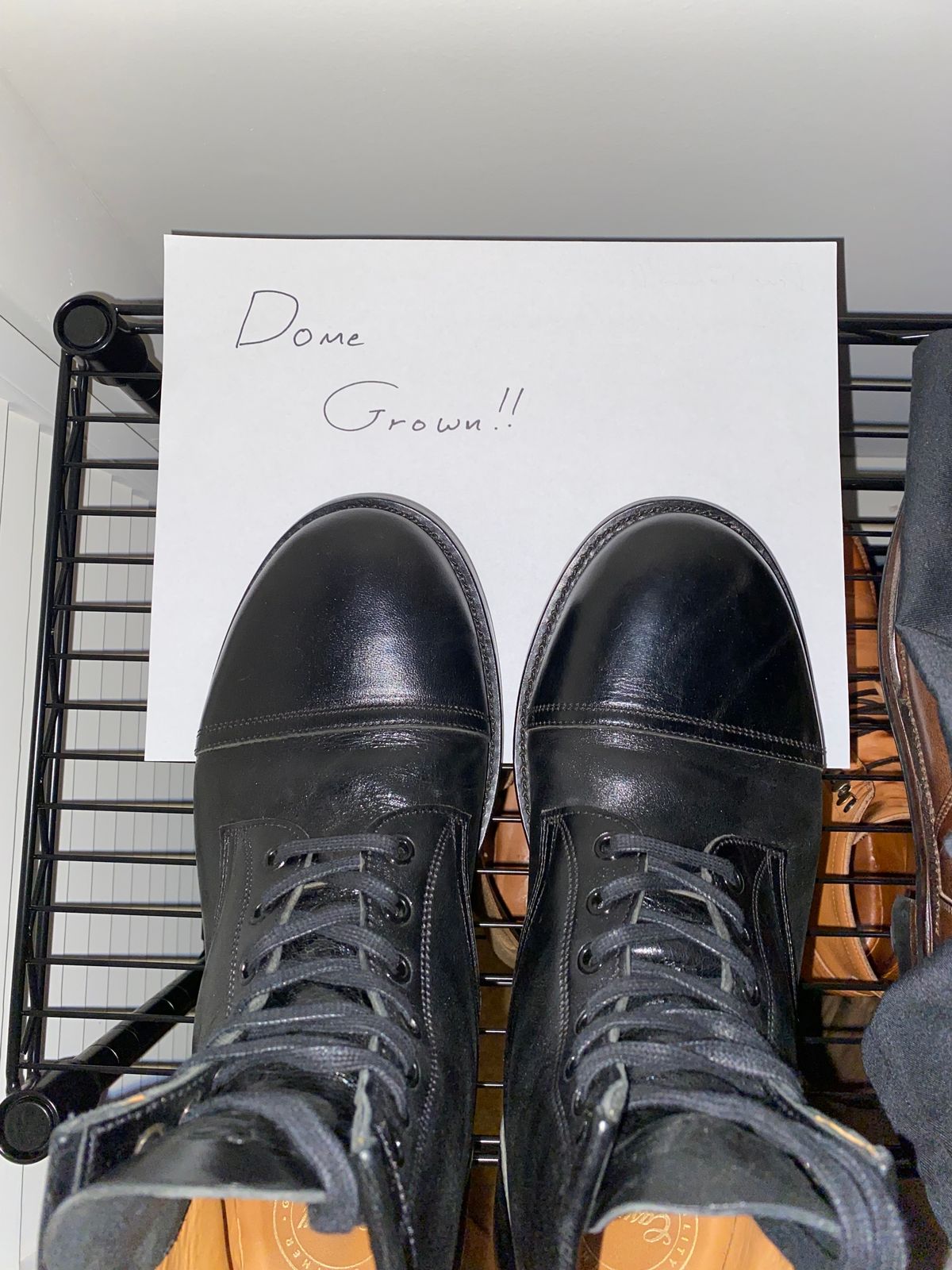 Photo by RawCordedSoul on November 1, 2023 of the Caswell Boot Company Garrett in Maryam Black TPR Horsebutt.
