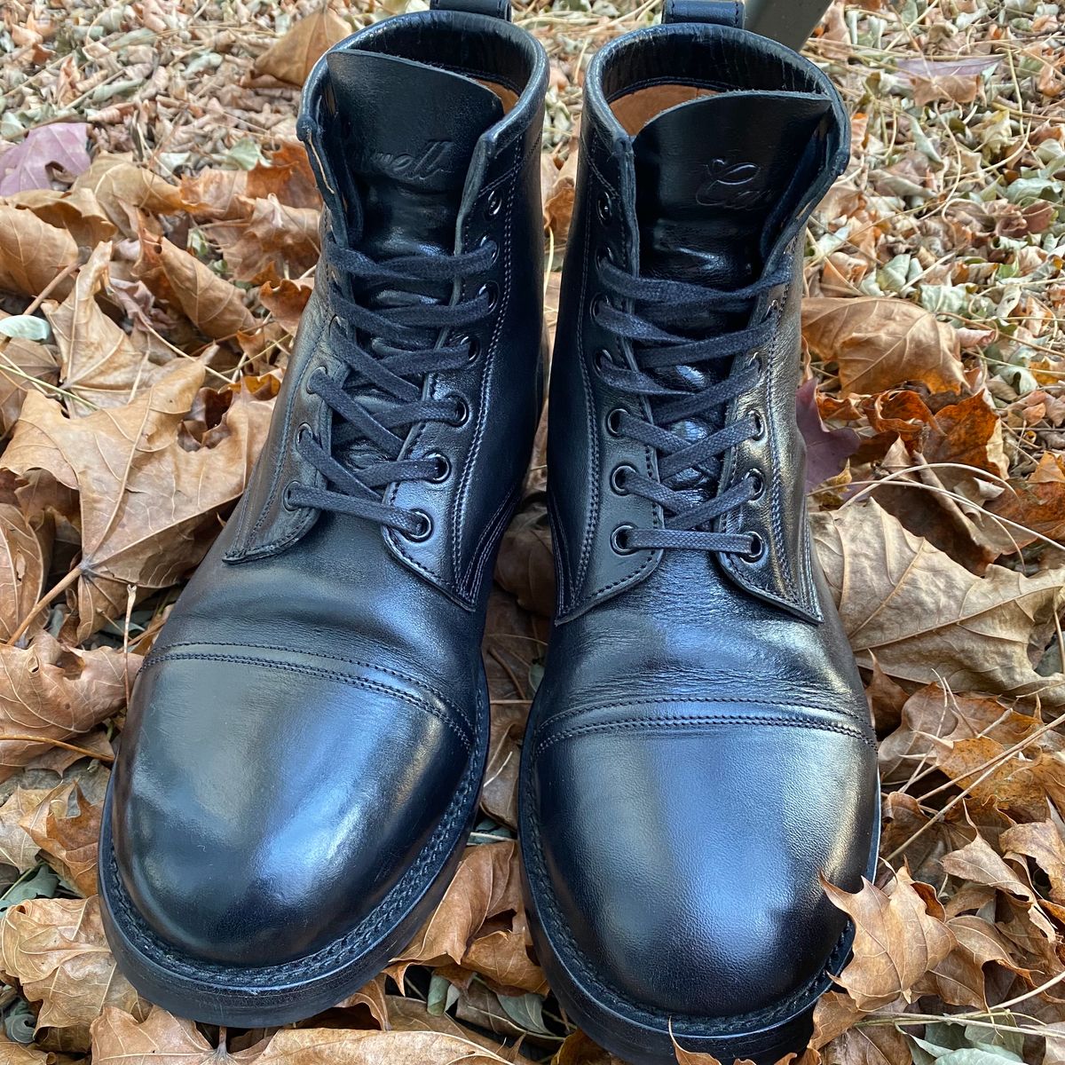Photo by RawCordedSoul on December 1, 2023 of the Caswell Boot Company Garrett in Maryam Black TPR Horsebutt.