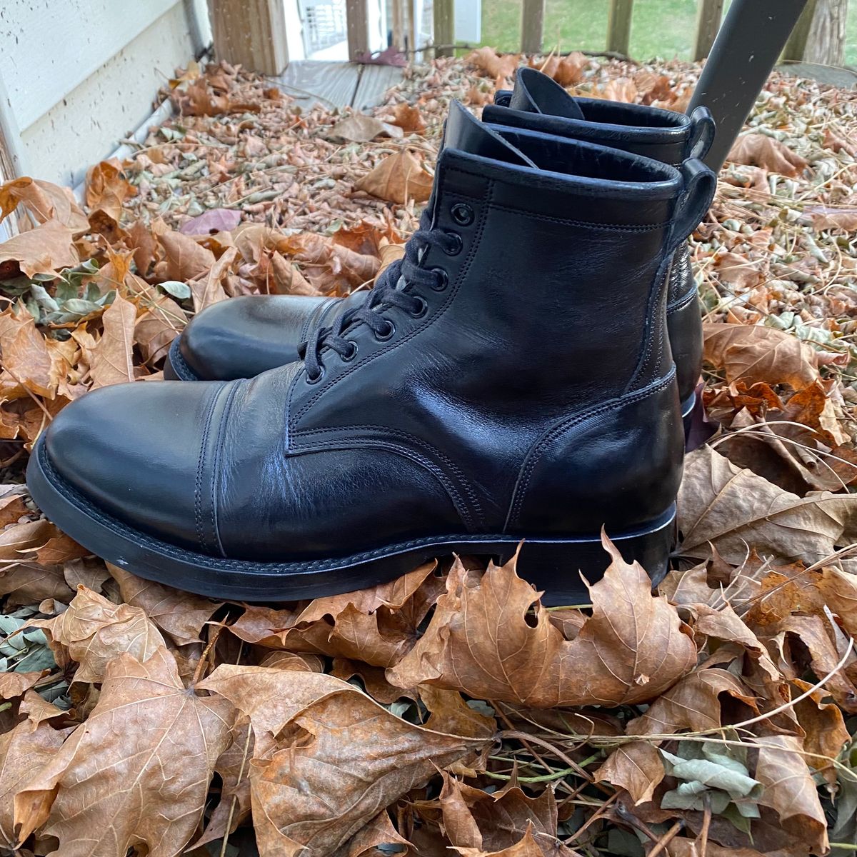 Photo by RawCordedSoul on December 1, 2023 of the Caswell Boot Company Garrett in Maryam Black TPR Horsebutt.