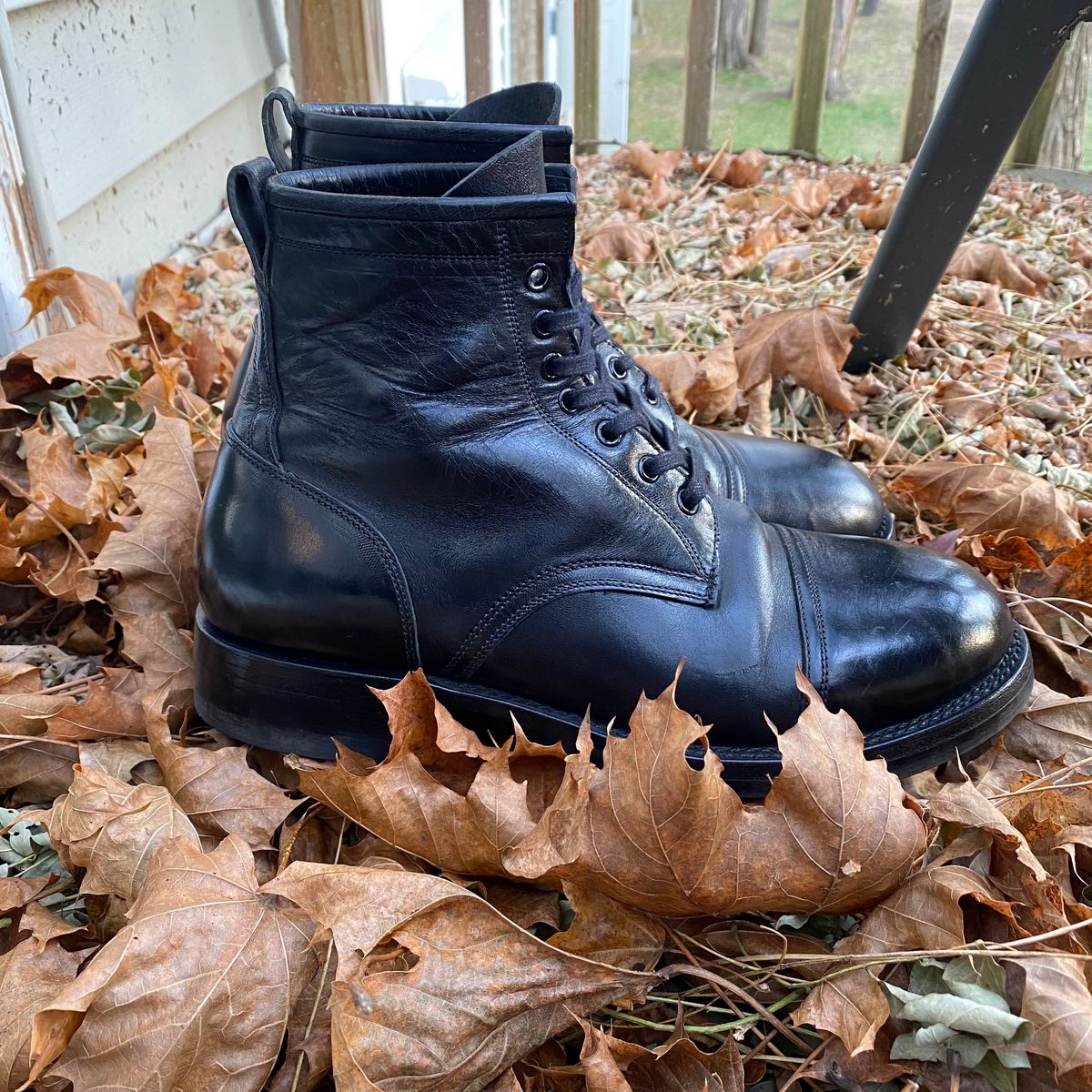 Photo by RawCordedSoul on December 1, 2023 of the Caswell Boot Company Garrett in Maryam Black TPR Horsebutt.