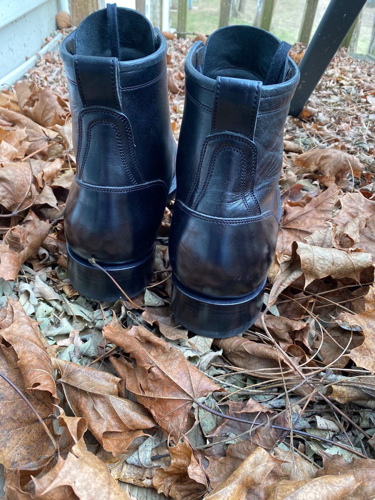 Photo by RawCordedSoul on January 4, 2024 of the Caswell Boot Company Garrett in Maryam Black TPR Horsebutt.