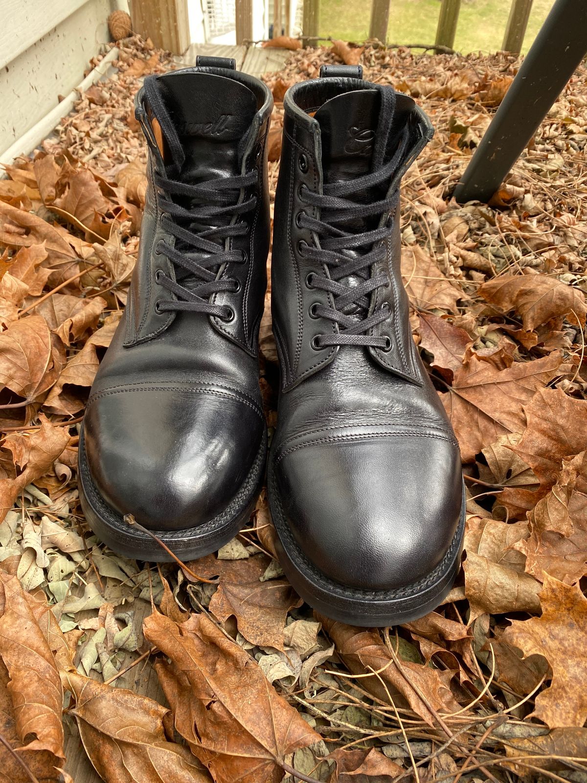 Photo by RawCordedSoul on January 4, 2024 of the Caswell Boot Company Garrett in Maryam Black TPR Horsebutt.
